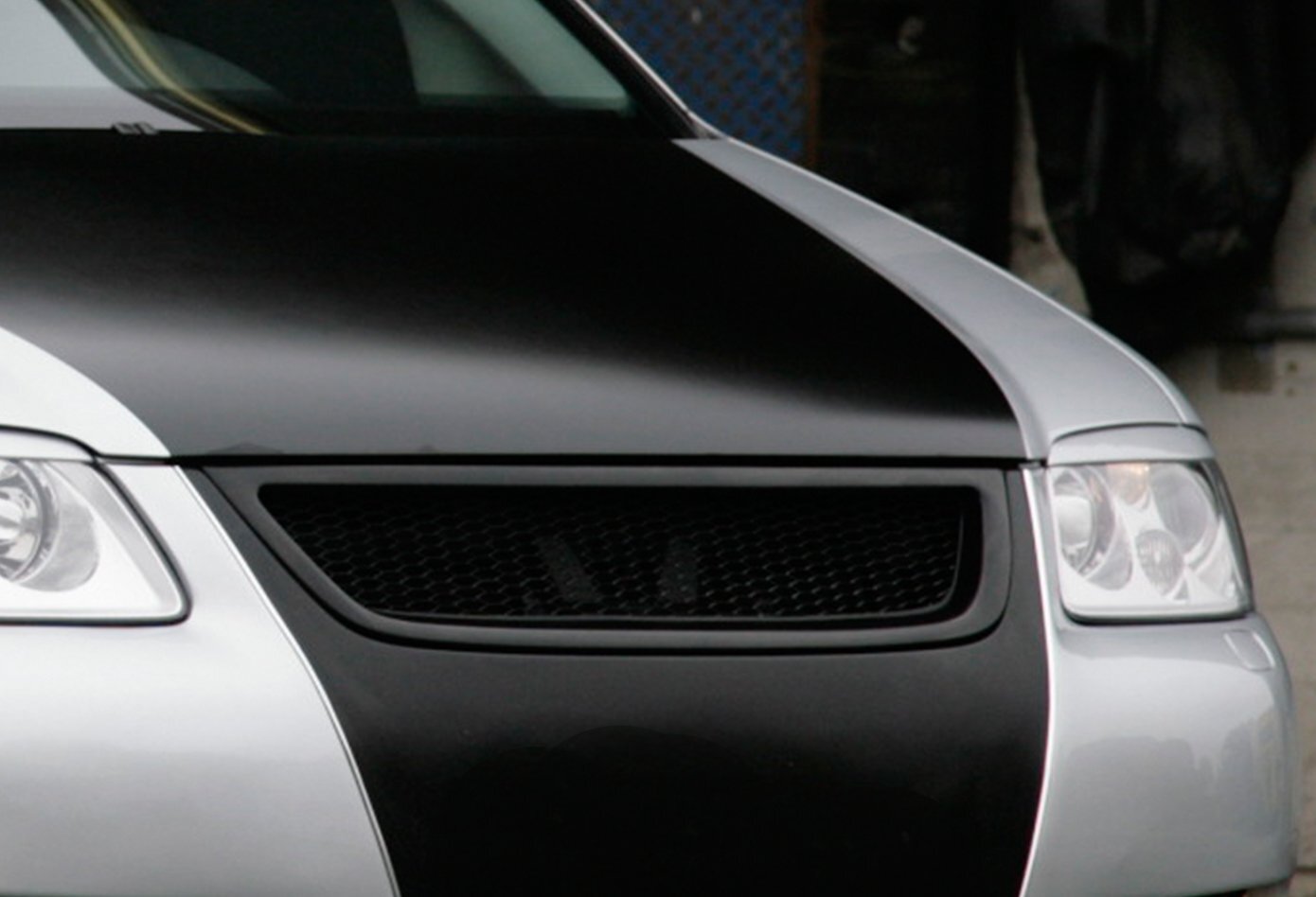 Sportgrill für VW Touran 1T Bj. 2003-2006 (Schwarz Matt)