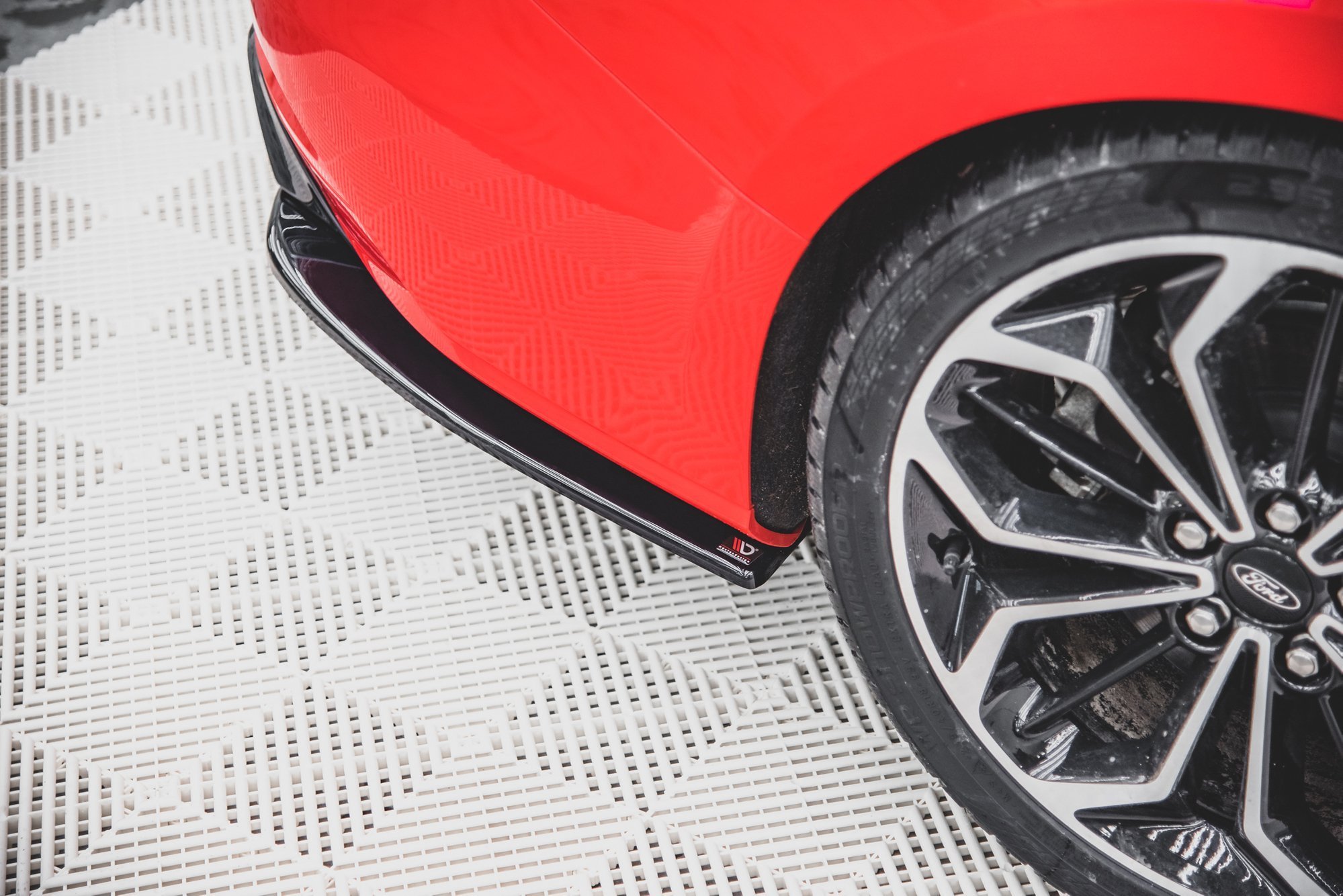Street+ Heck Ansatz Flaps V.3 passend für Ford Focus ST-Line Kombi Mk4 schwarz Hochglanz