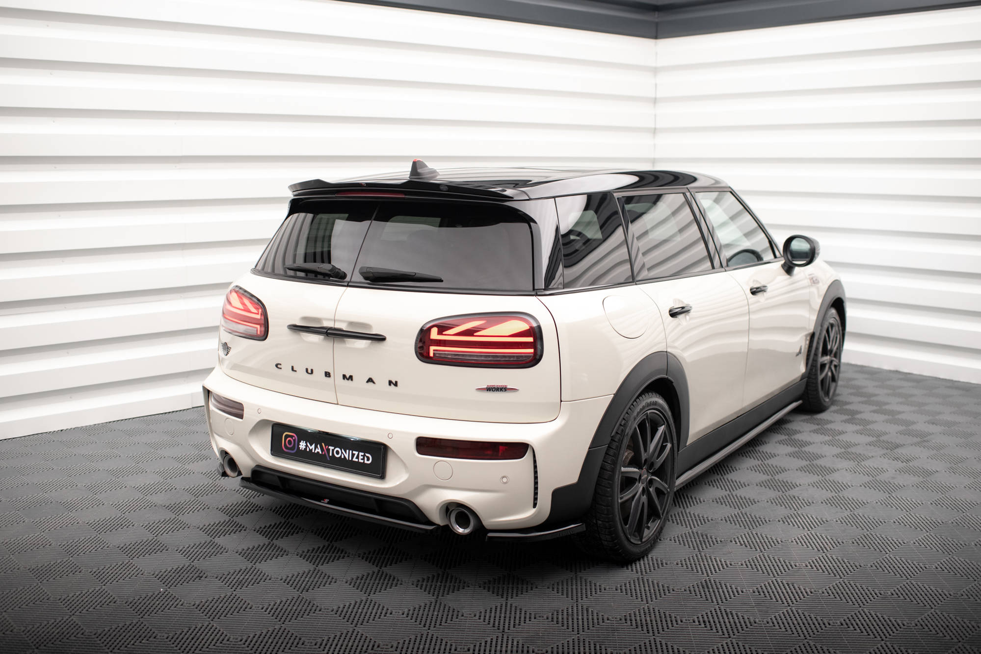 Street+ Heck Ansatz Flaps V.1 passend für Mini Cooper Clubman John Cooper Works F54 FL schwarz Hochglanz