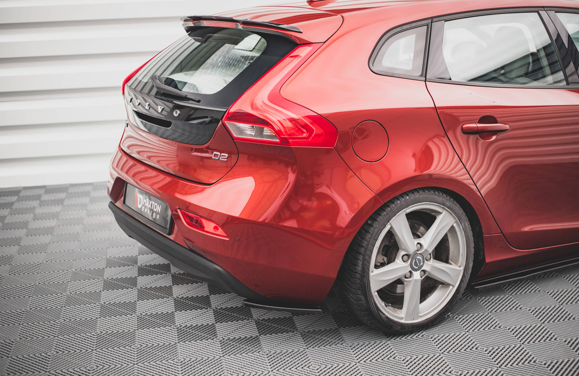 Heck Ansatz Flaps Diffusor für Volvo V40 schwarz Hochglanz