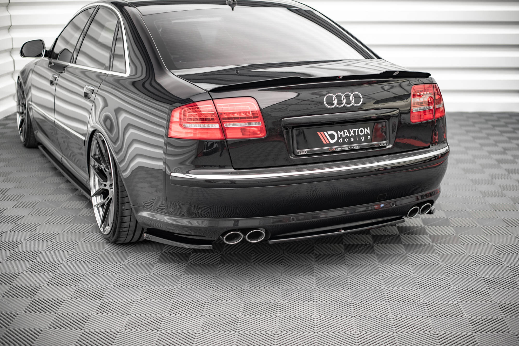 Street+ Mittlerer Diffusor Heck Ansatz passend für Audi S8 D3 schwarz Hochglanz