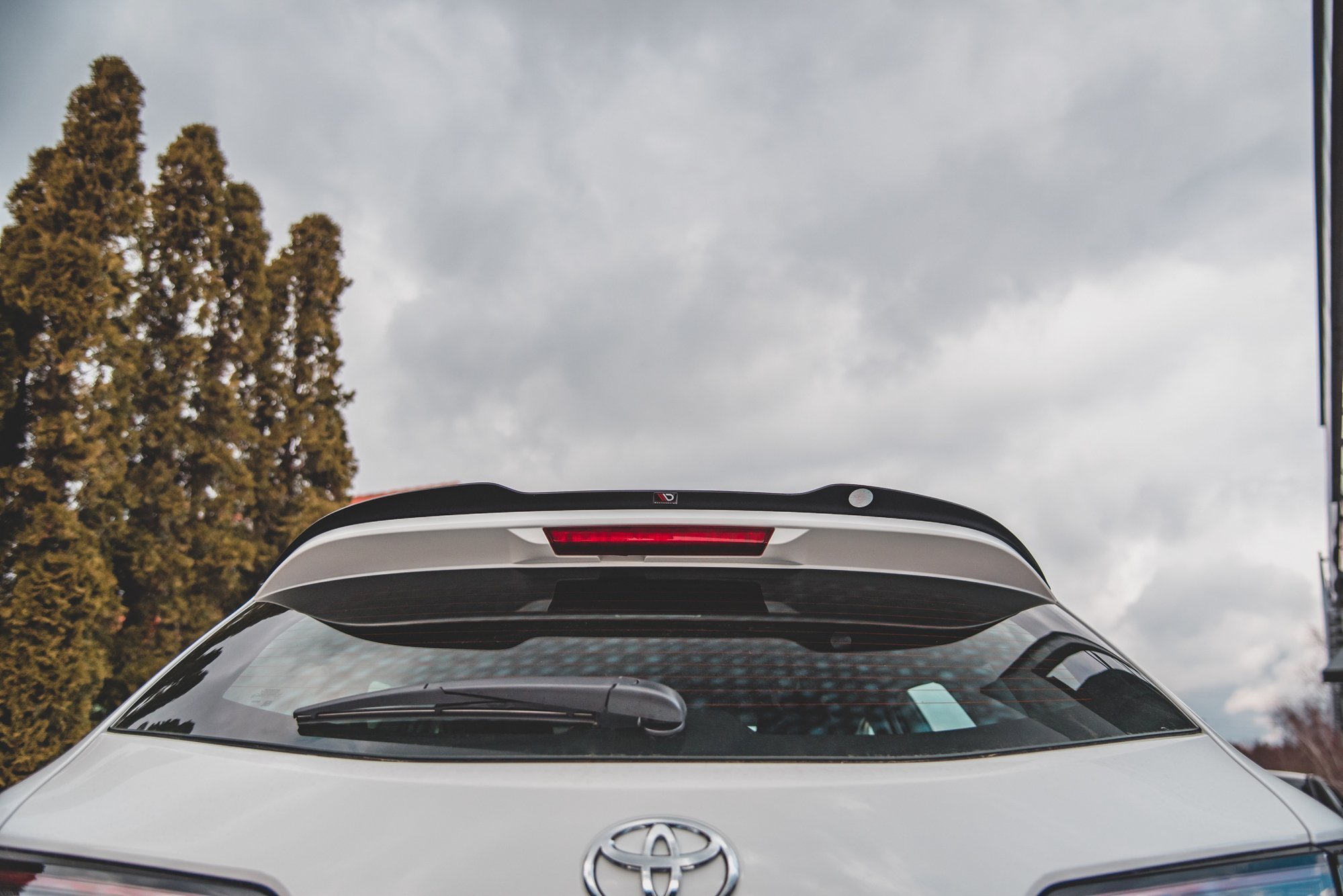 Spoiler CAP für Toyota Corolla XII Touring Sports schwarz Hochglanz
