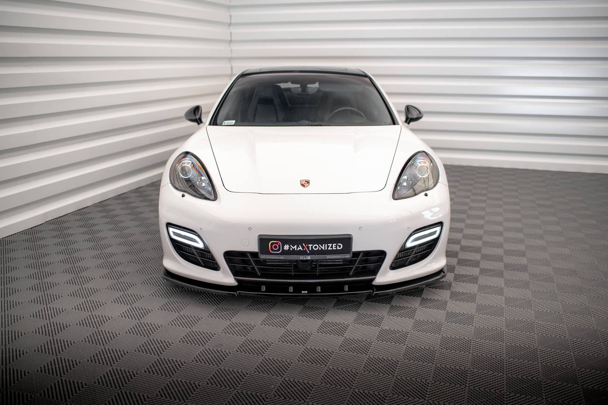 Street+ Spoilerlippe Front Ansatz V.1 passend für Porsche Panamera Turbo Sport Design Package 970 schwarz Hochglanz