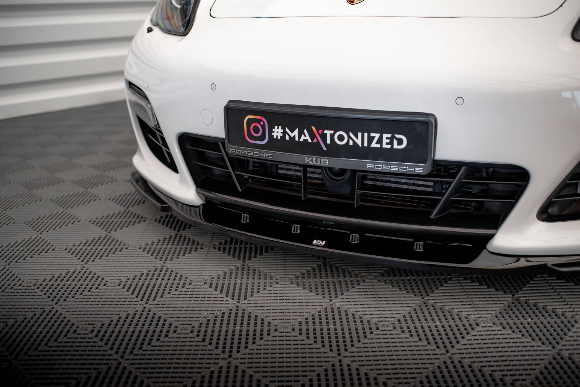 Street+ Spoilerlippe Front Ansatz V.2 passend für Porsche Panamera Turbo Sport Design Package 970 schwarz Hochglanz