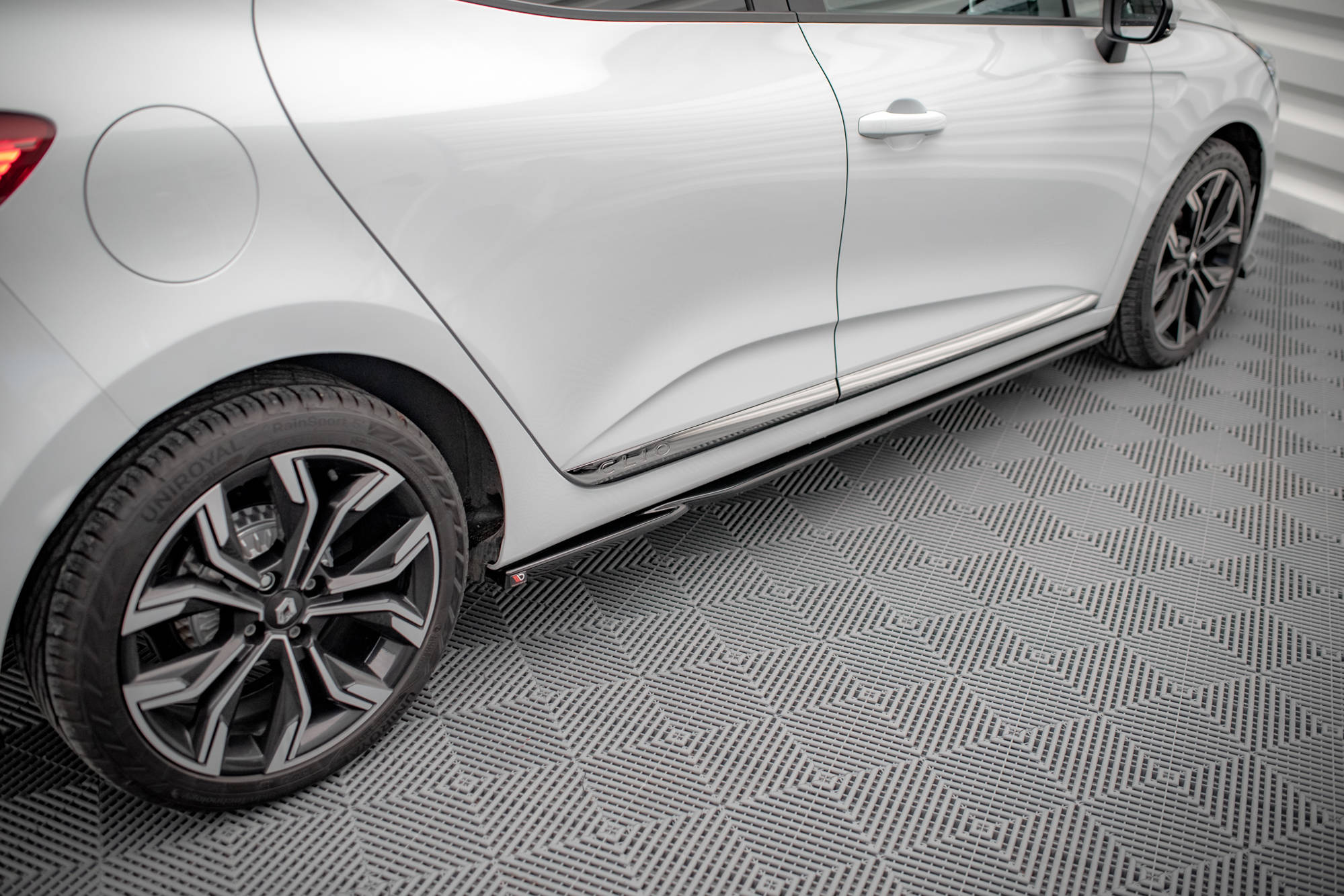Street+ Seitenschweller Leisten passend für Renault Clio Mk5 schwarz Hochglanz
