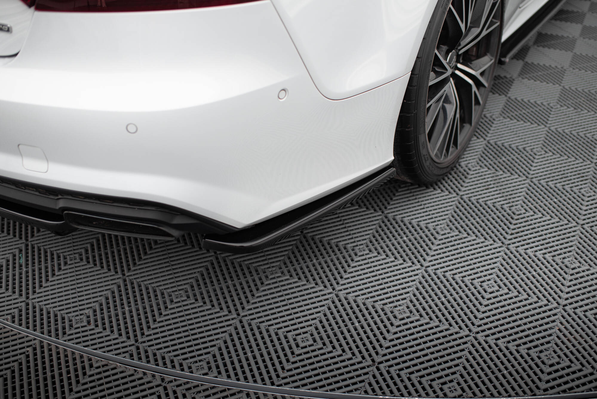 Heck Ansatz Flaps Diffusor V.3 für Mercedes-Benz V-Klasse AMG-Line W447 Facelift schwarz Hochglanz