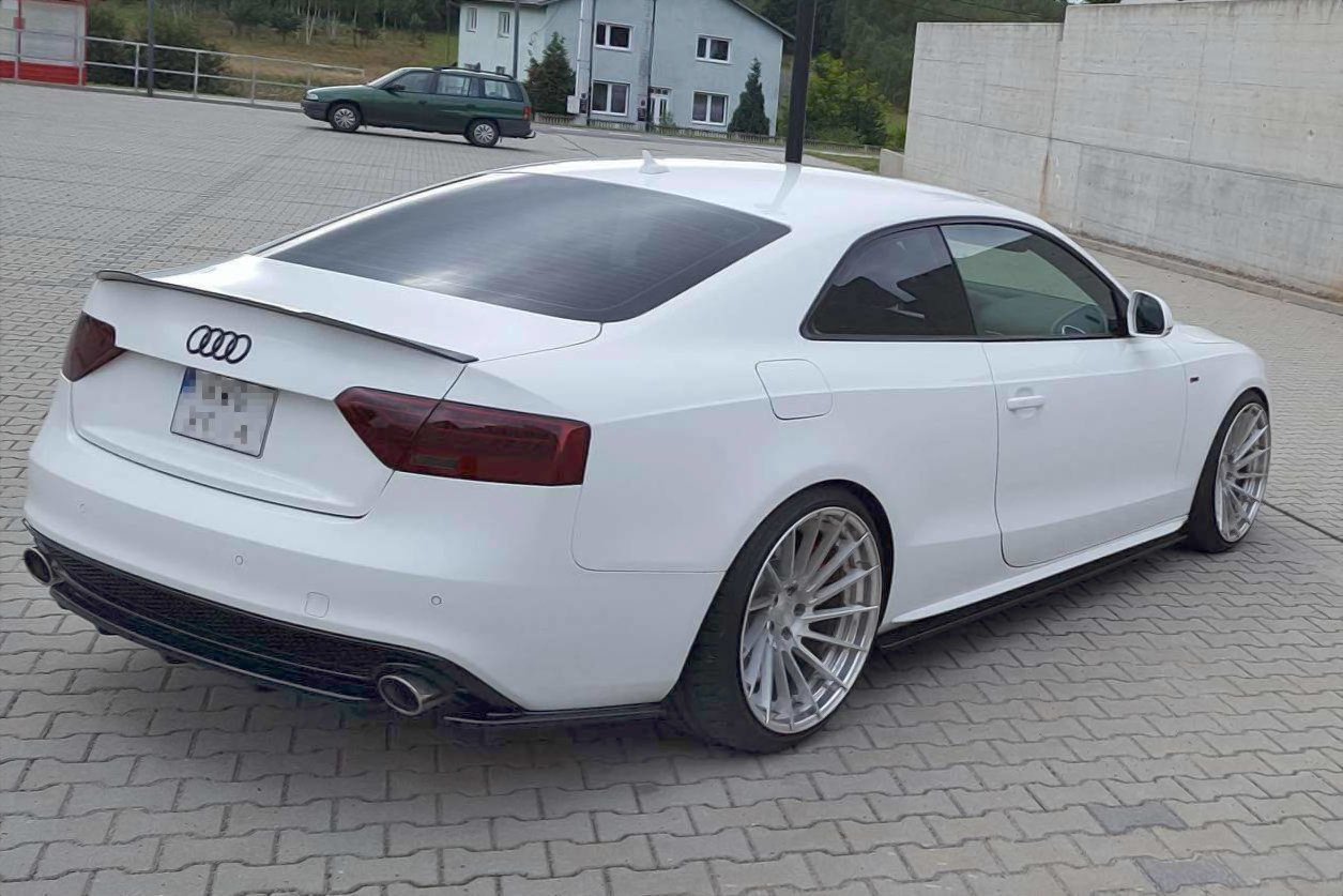 Heck Ansatz Flaps Diffusor für Audi A5 S-Line 8T Facelift Facelift schwarz Hochglanz