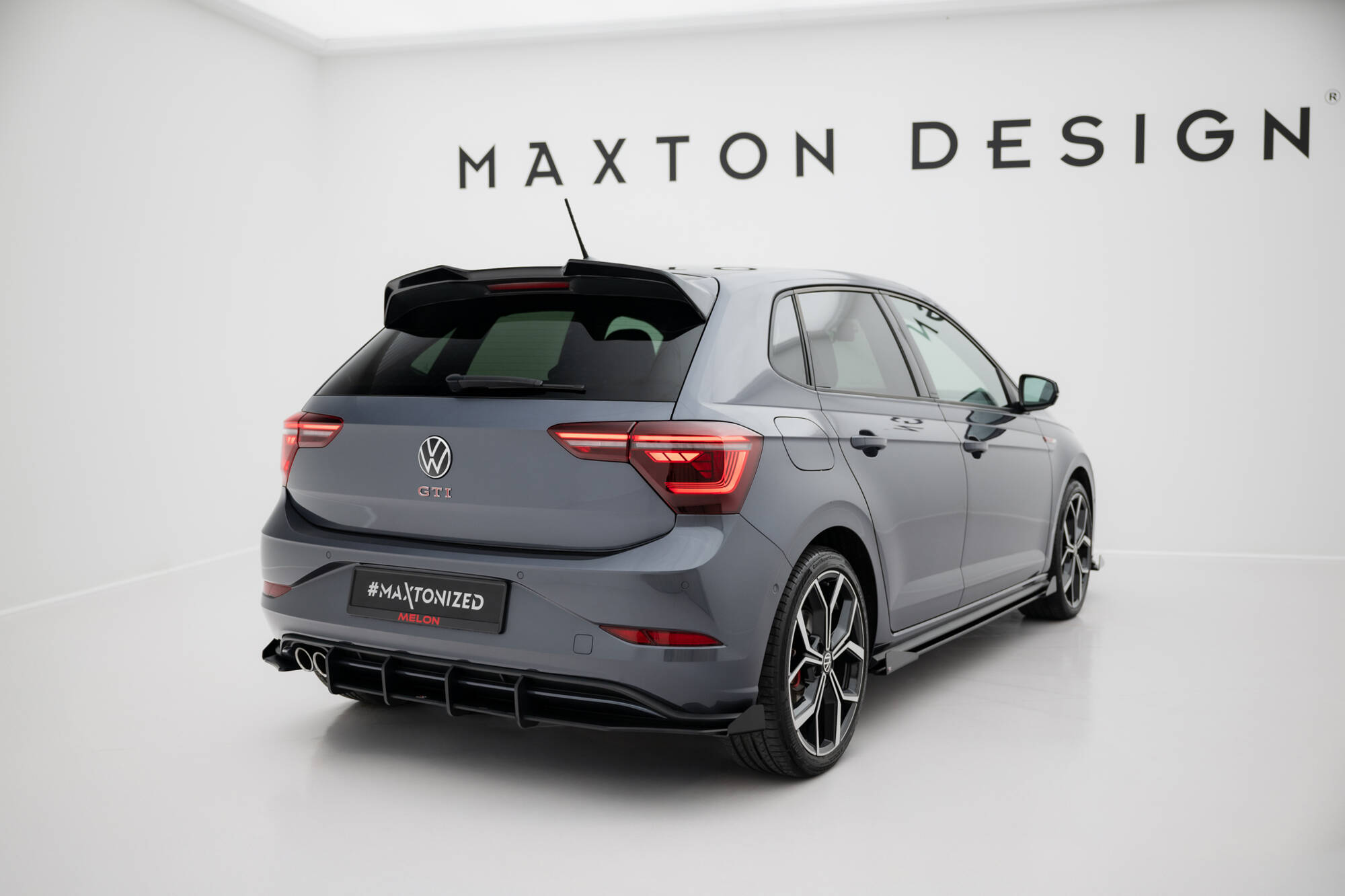 Street Pro Heckschürze Heck Ansatz Diffusor + Flaps passend für VW Polo GTI Mk6 FL schwarz Hochglanz