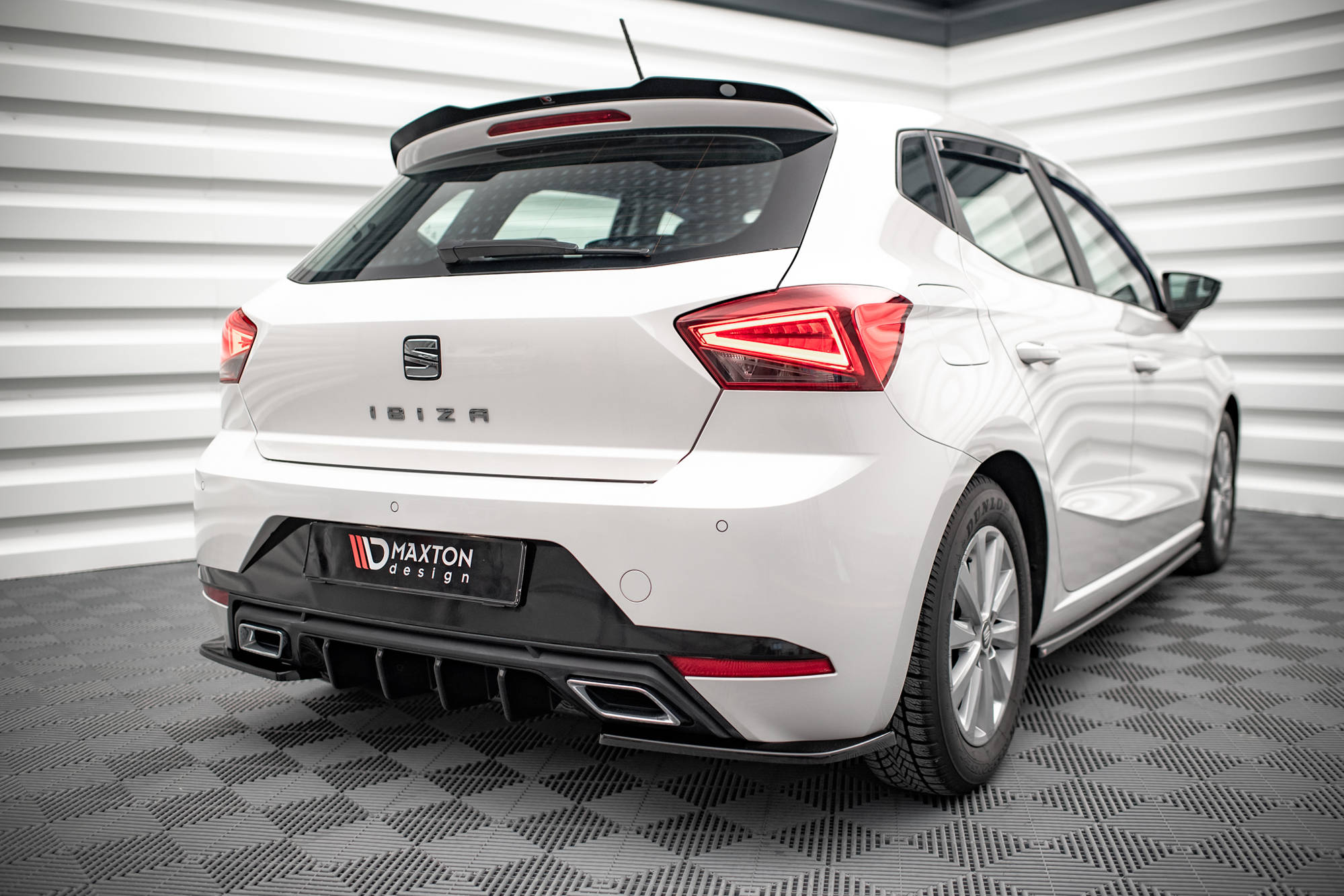 Street+ Heck Ansatz Diffusor passend für Seat Ibiza FR/ Standard Mk5 schwarz Hochglanz