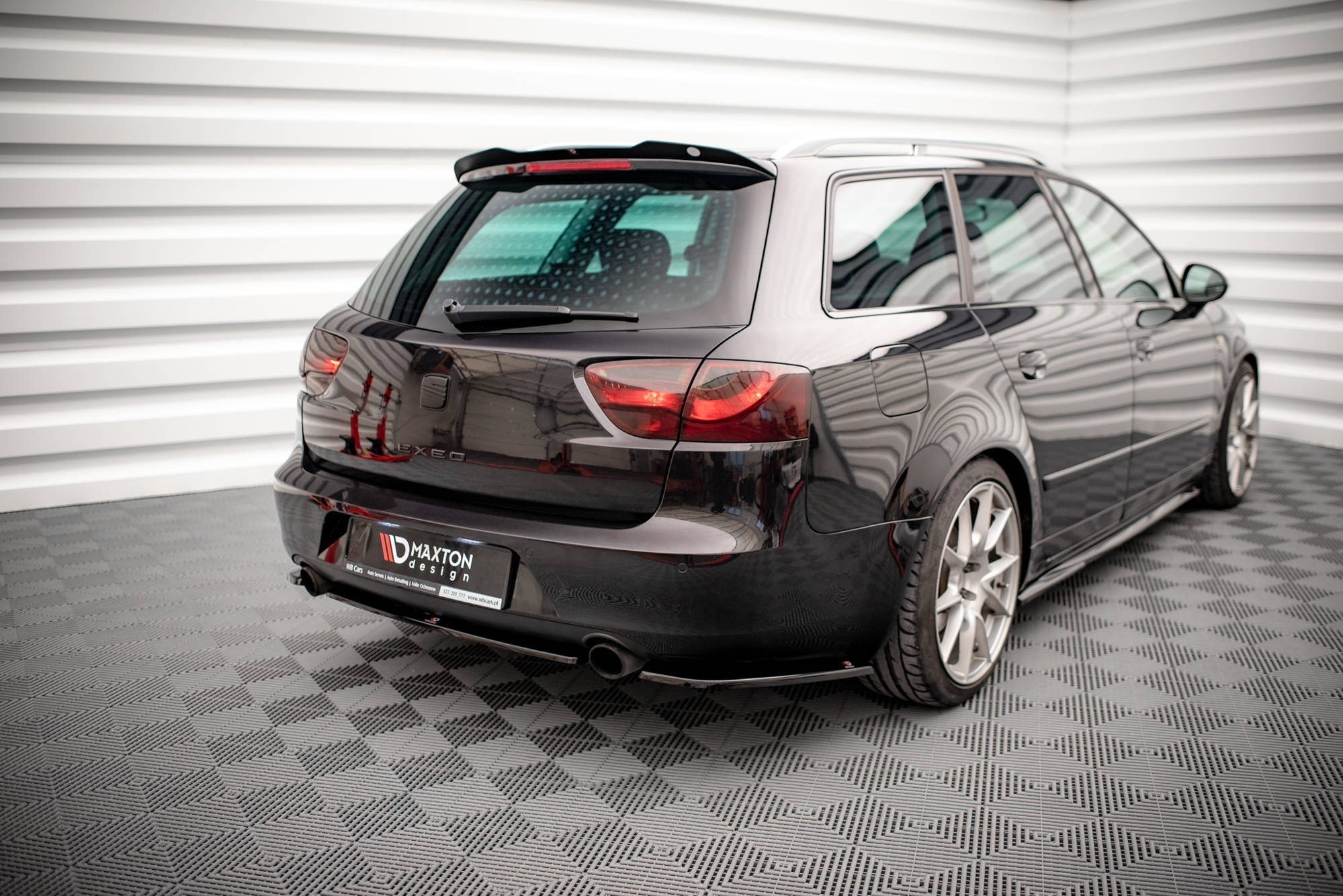Street+ Mittlerer Diffusor Heck Ansatz passend für Seat Exeo schwarz Hochglanz