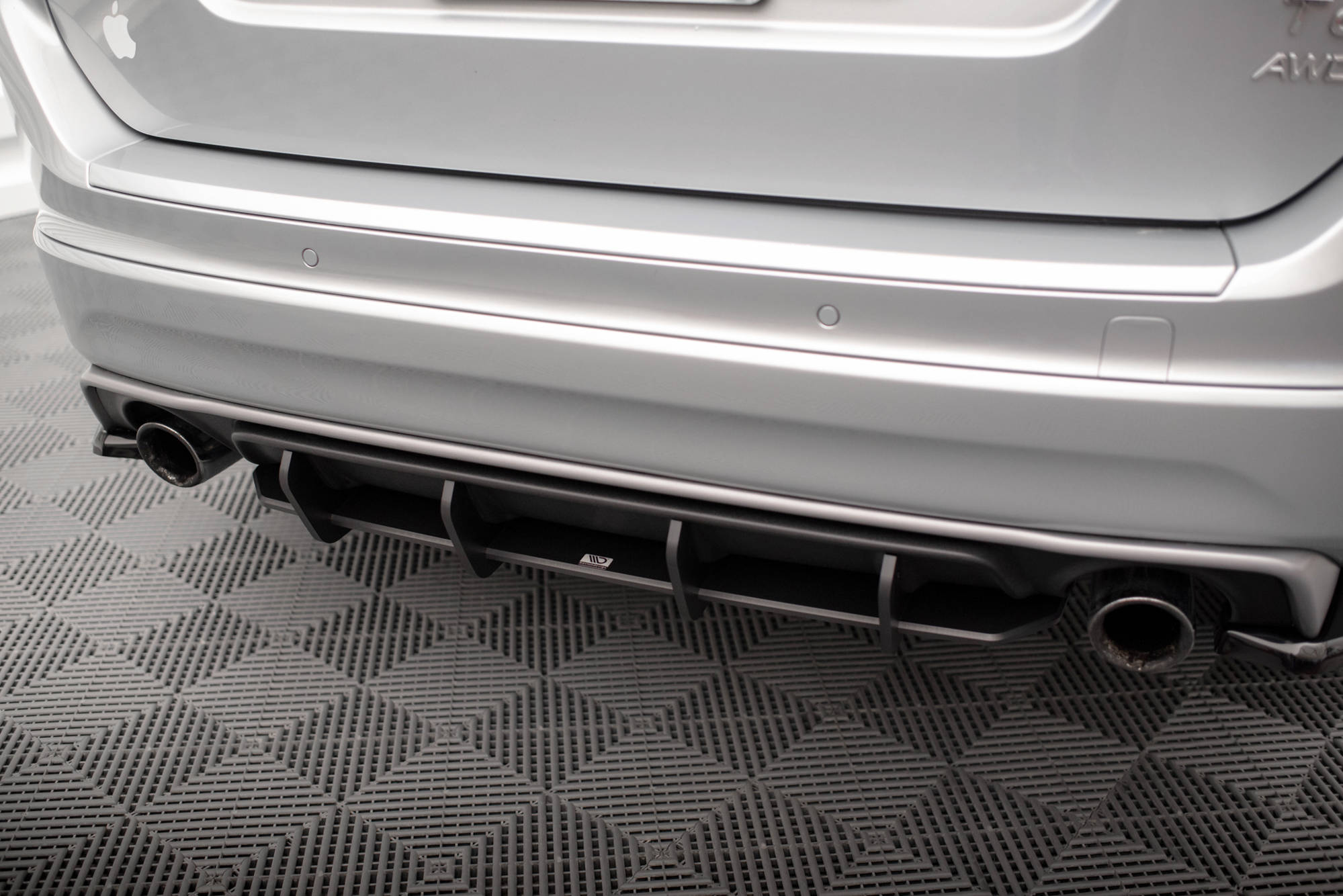 Street Pro Heckschürze Heck Ansatz Diffusor passend für Volvo XC60 R-Design Mk1 FL schwarz-rot