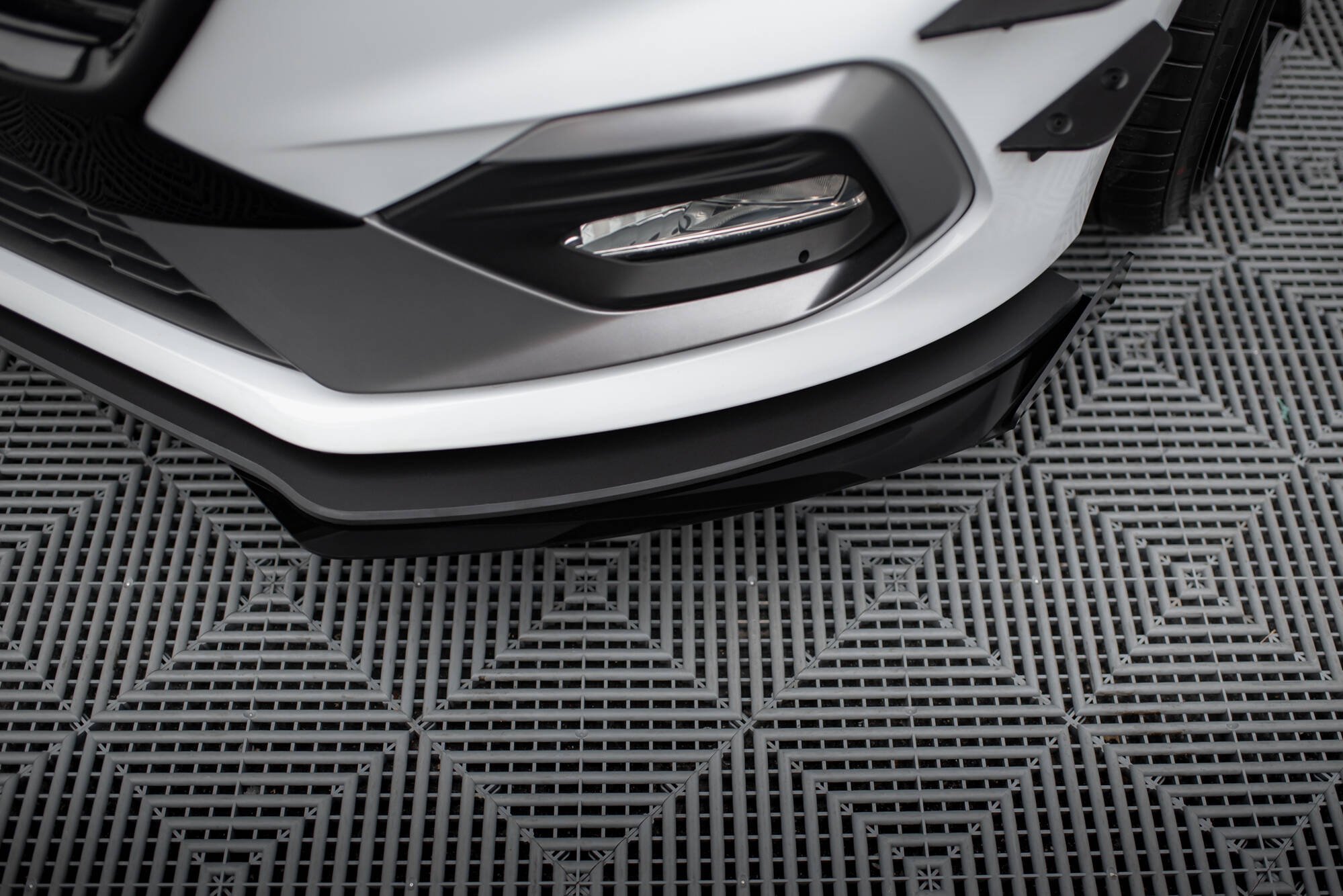 Front Stoßstangen Racing Flaps passend für Ford Fiesta Mk8 ST / ST-Line schwarz Hochglanz