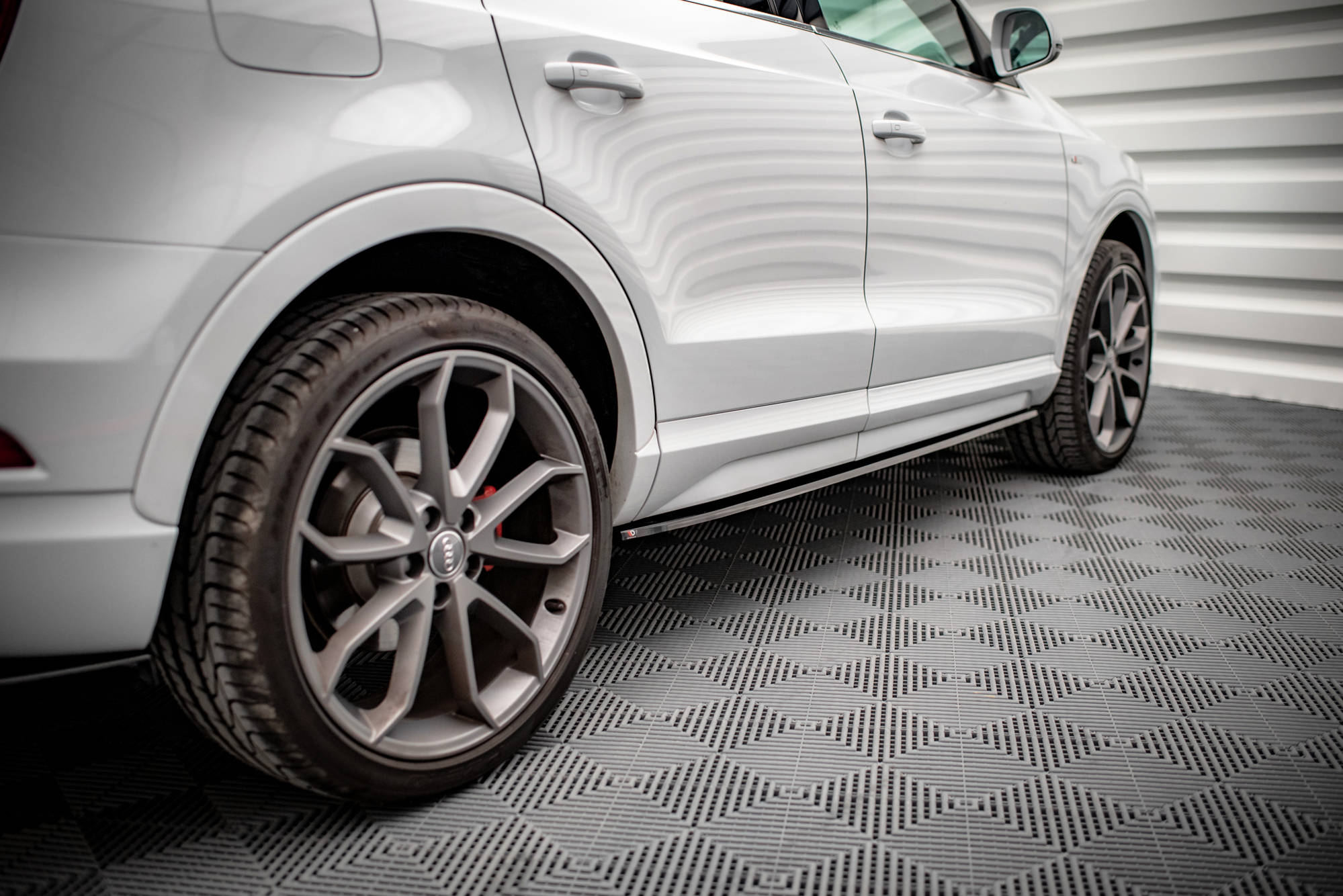Street+ Seitenschweller Leisten passend für Audi Q3 Sport 8U FL schwarz Hochglanz