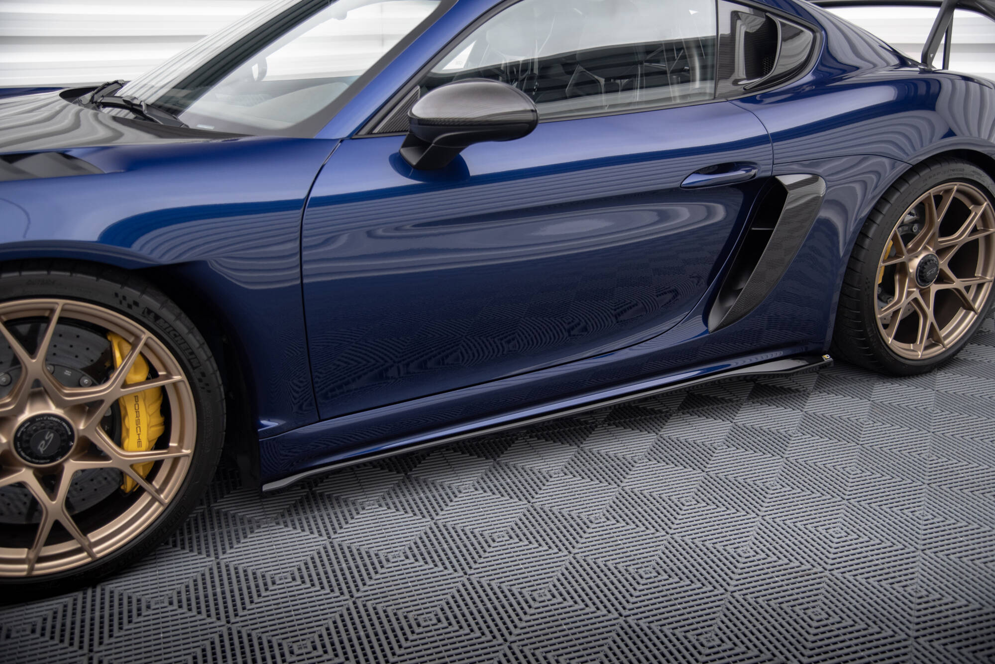 Street+ Seitenschweller Leisten passend für Porsche 718 Cayman GT4 RS 982c schwarz Hochglanz