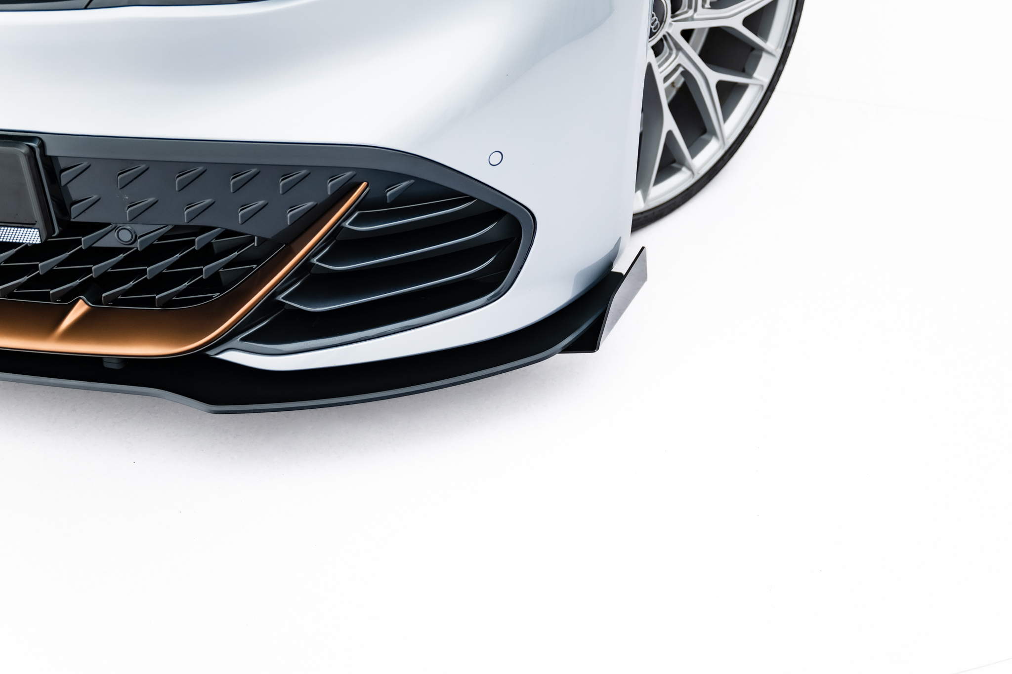 Front Stoßstange Flaps passend für CUPRA Born Mk1 schwarz Hochglanz