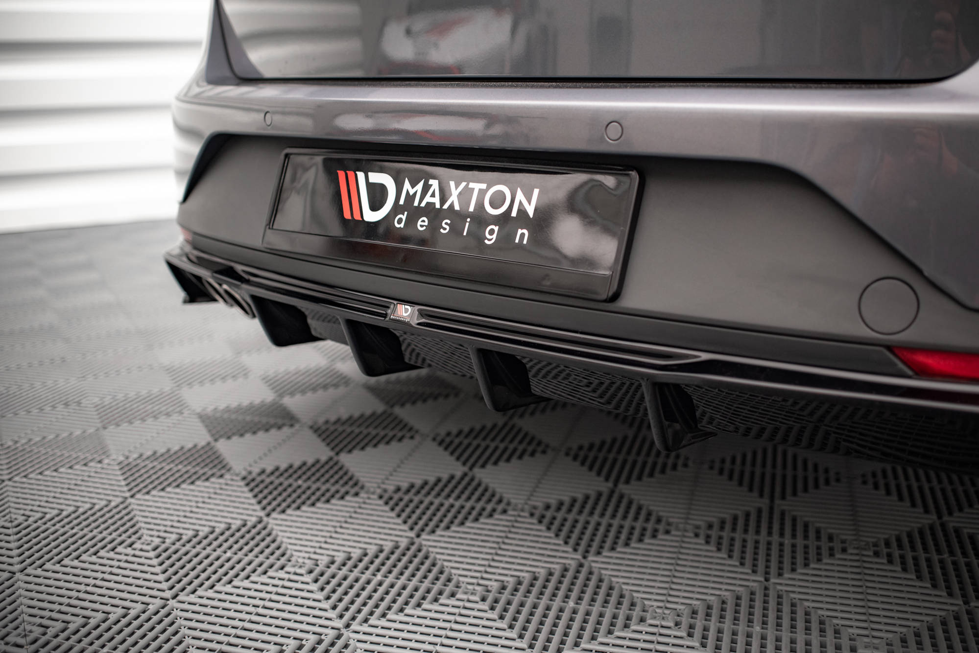 Street+ Heck Ansatz Diffusor passend für Seat Leon FR Sportstourer Mk3 schwarz Hochglanz
