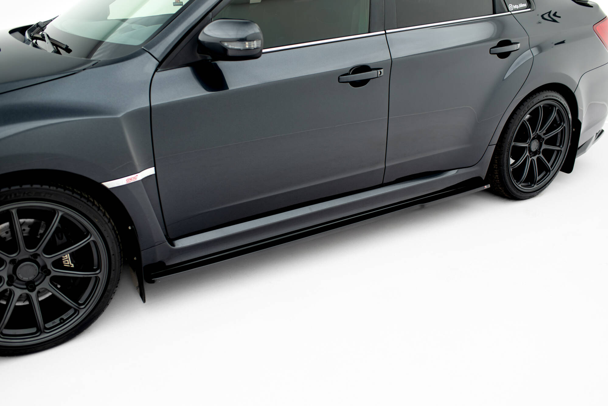 Street+ Seitenschweller Leisten V.1 passend für Subaru Impreza WRX STI Mk3 FL schwarz Hochglanz