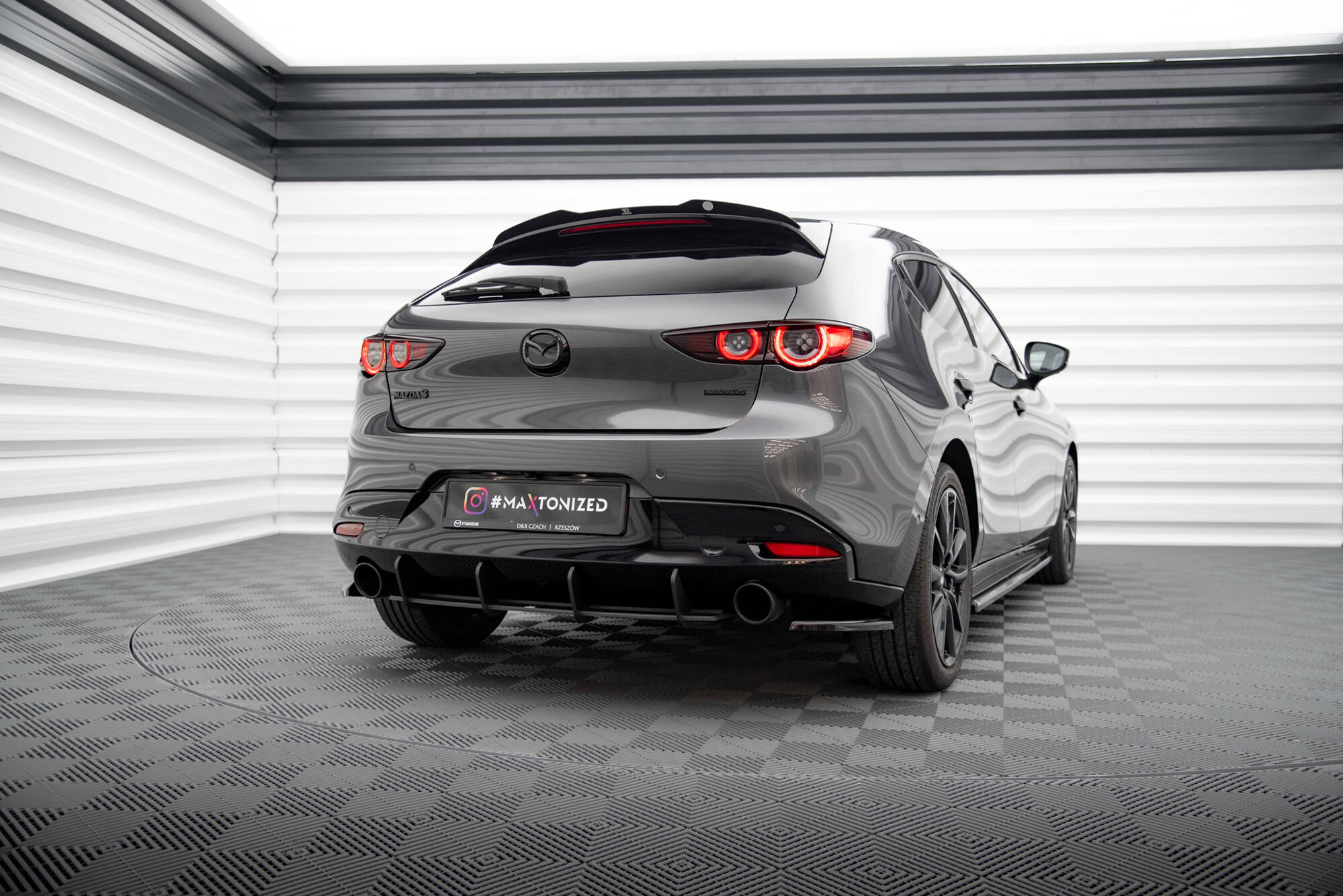 Street+ Heck Ansatz Flaps passend für Mazda 3 Mk4 schwarz Hochglanz
