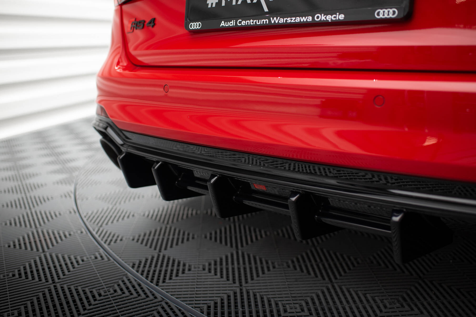 Diffusor Heck Ansatz für Audi RS4 B9 / B9 Facelift schwarz Hochglanz