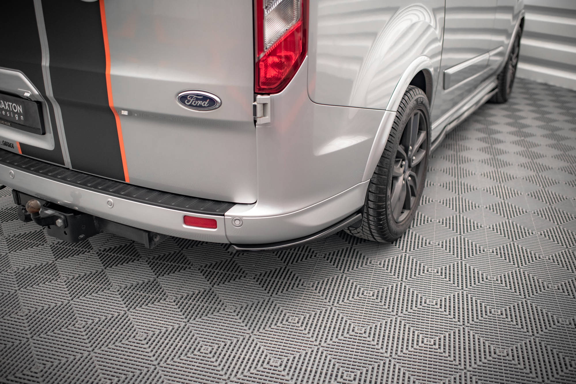Street+ Heck Ansatz Flaps passend für Ford Transit Custom ST-Line Mk1 FL schwarz Hochglanz