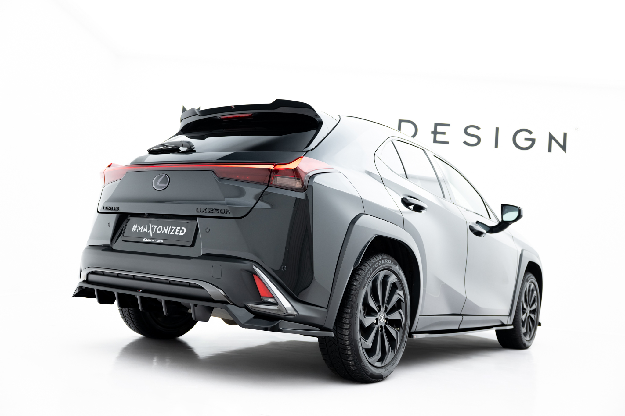 Street+ Mittlerer Diffusor RACE Heck Ansatz passend für Lexus UX F-Sport Mk1 schwarz Hochglanz