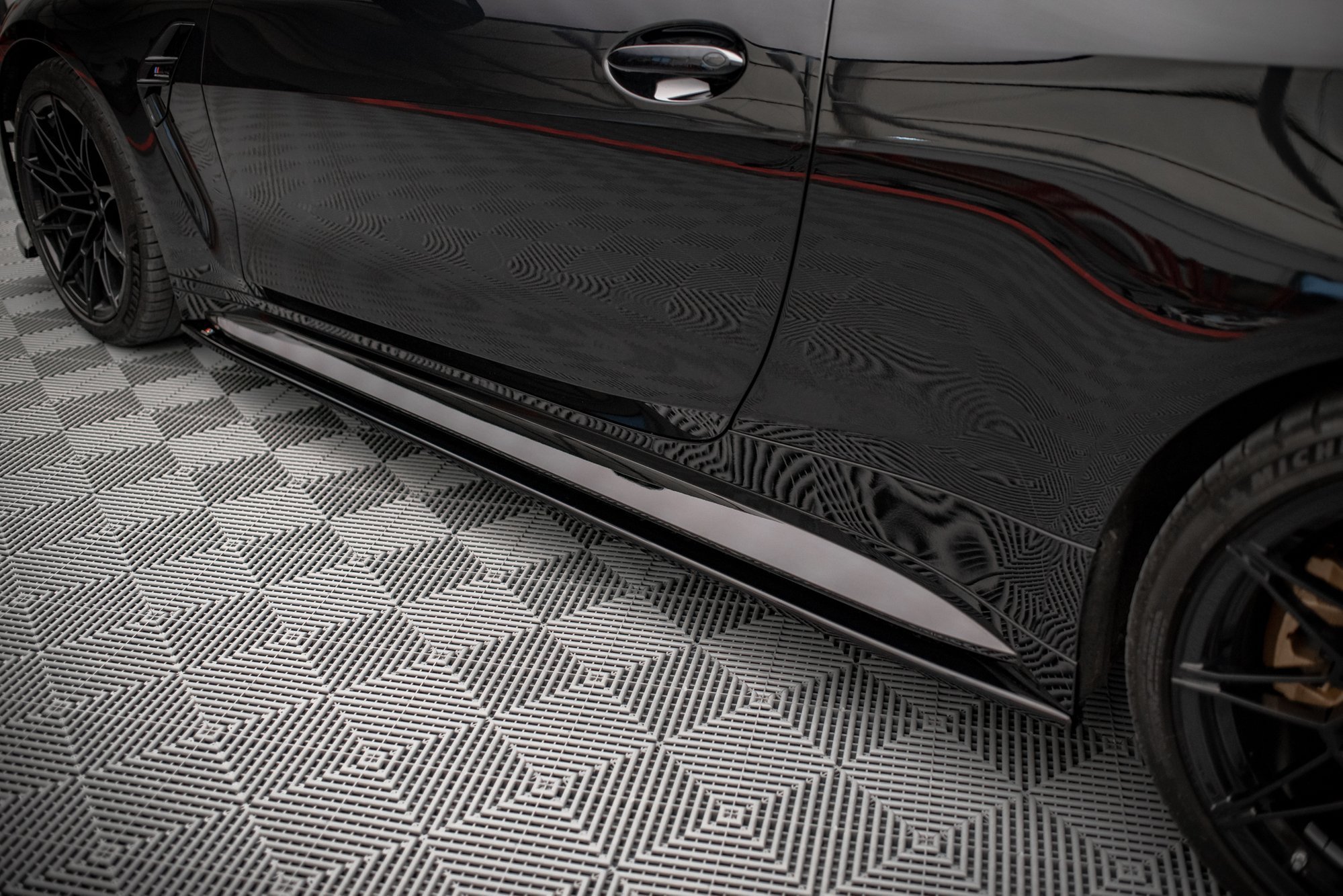 Street+ Seitenschweller Leisten V.2 passend für BMW M4 G82 / G82 FL schwarz Hochglanz