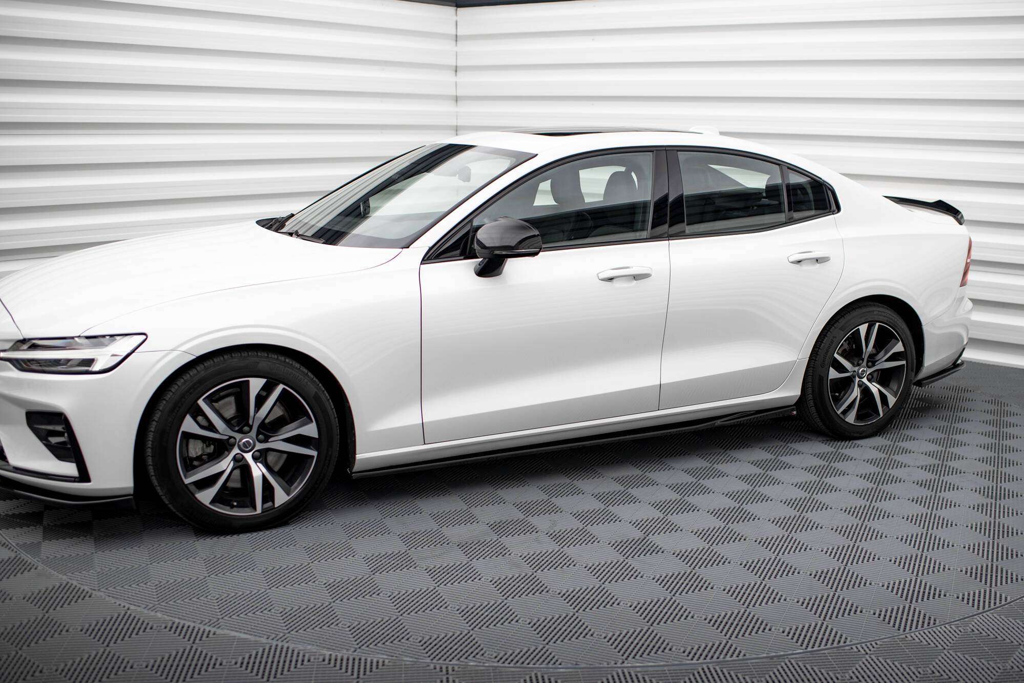 Street+ Seitenschweller Leisten V.1 passend für Volvo S60/V60 R-Design Mk3 schwarz Hochglanz