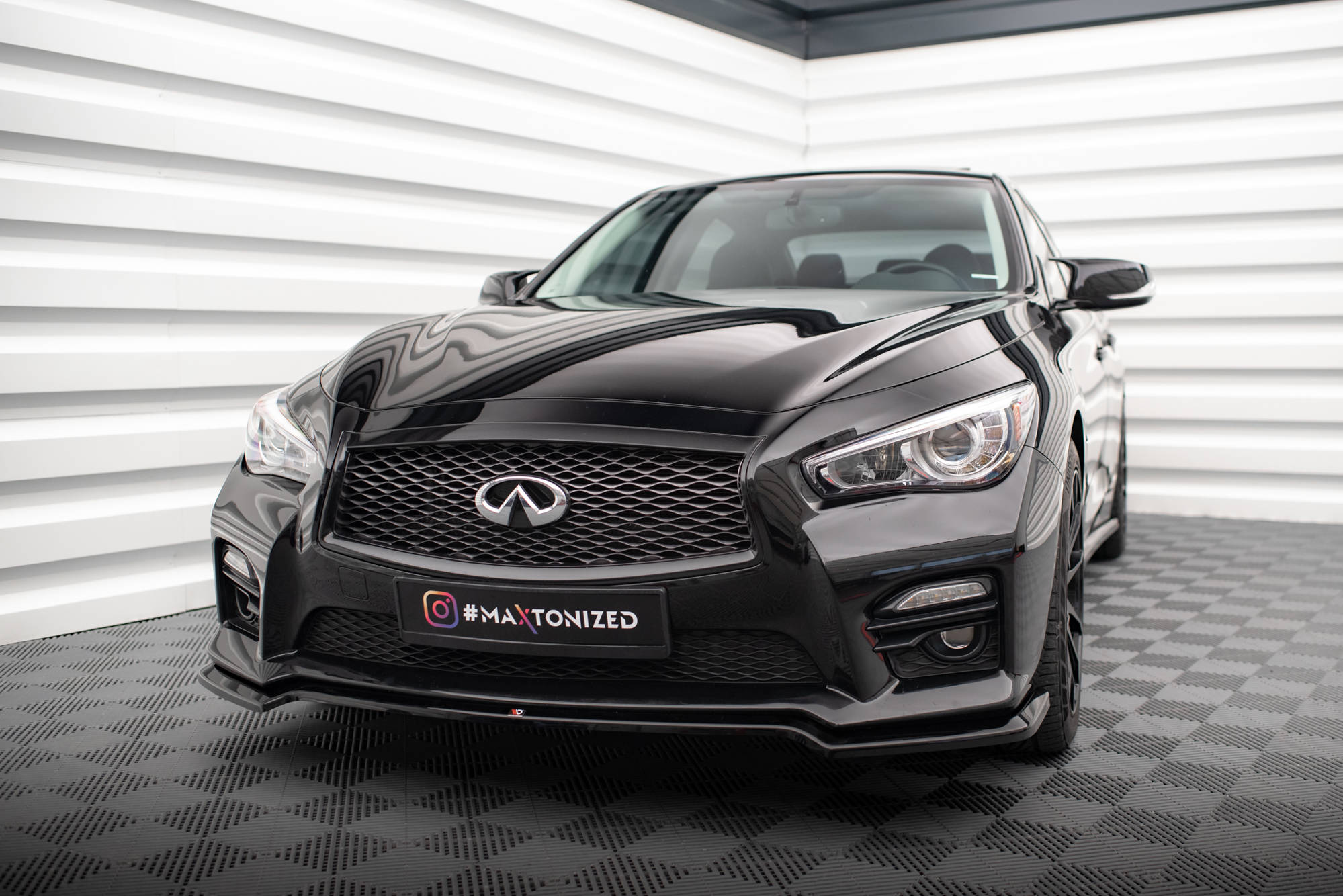 Frontlippe V.1 passend für Infiniti Q50 S Mk1 schwarz Hochglanz