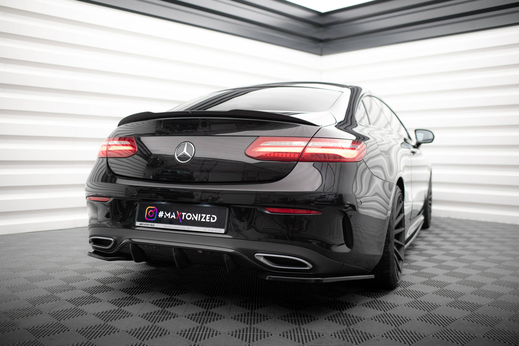 Heck Ansatz Flaps Diffusor für Mercedes-Benz E-Klasse W213 Coupe C238 / Cabriolet A238 AMG-Line schwarz Hochglanz