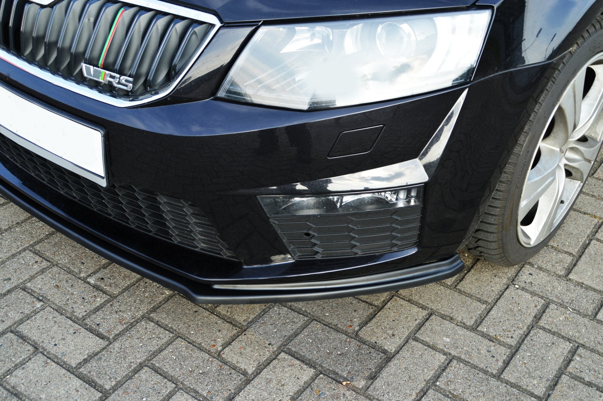 Bodykit für Skoda Octavia RS 5E Bj.2012-2016 (Schwarz Matt)