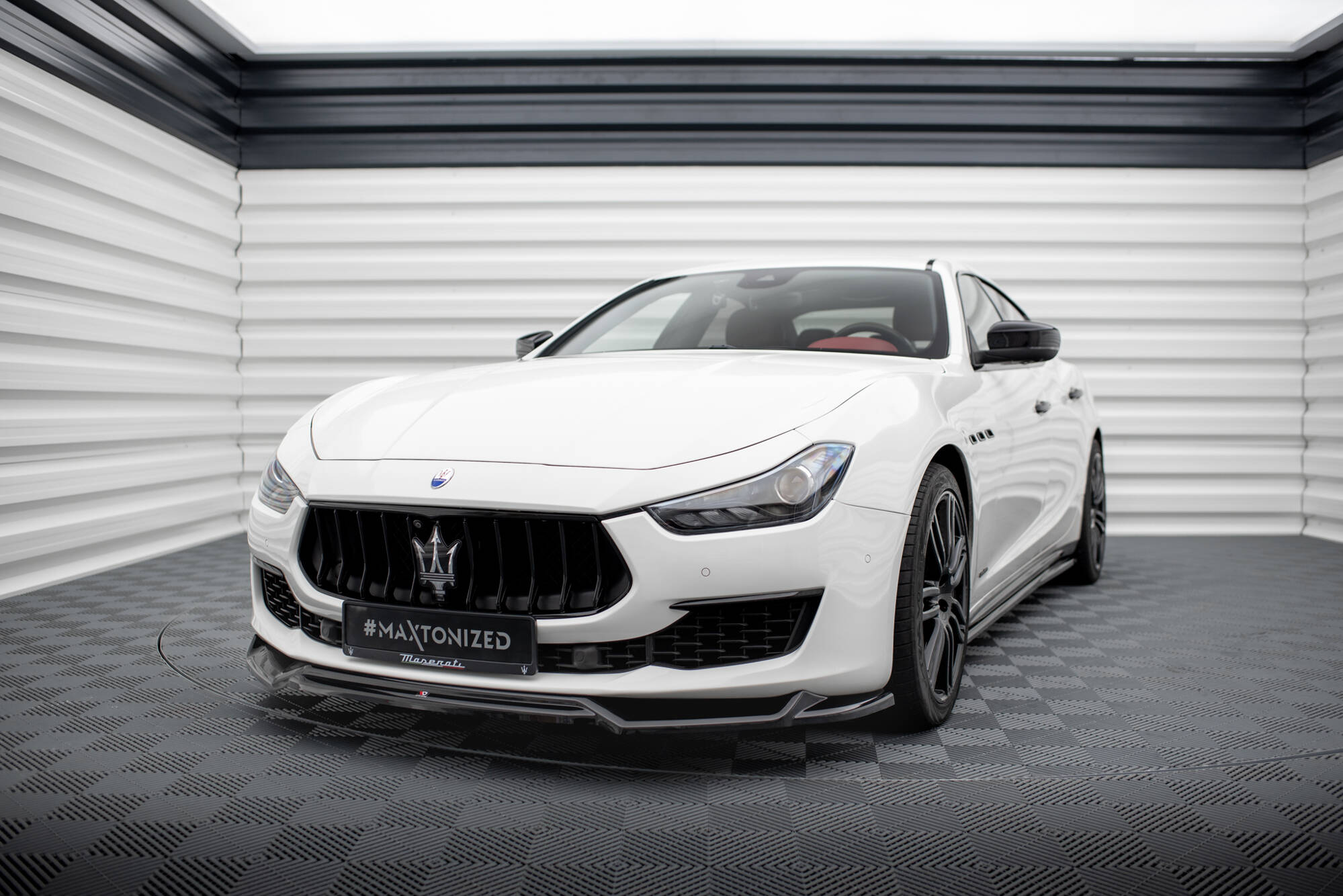 Frontlippe V.2 passend für Maserati Ghibli Mk3 FL schwarz Hochglanz
