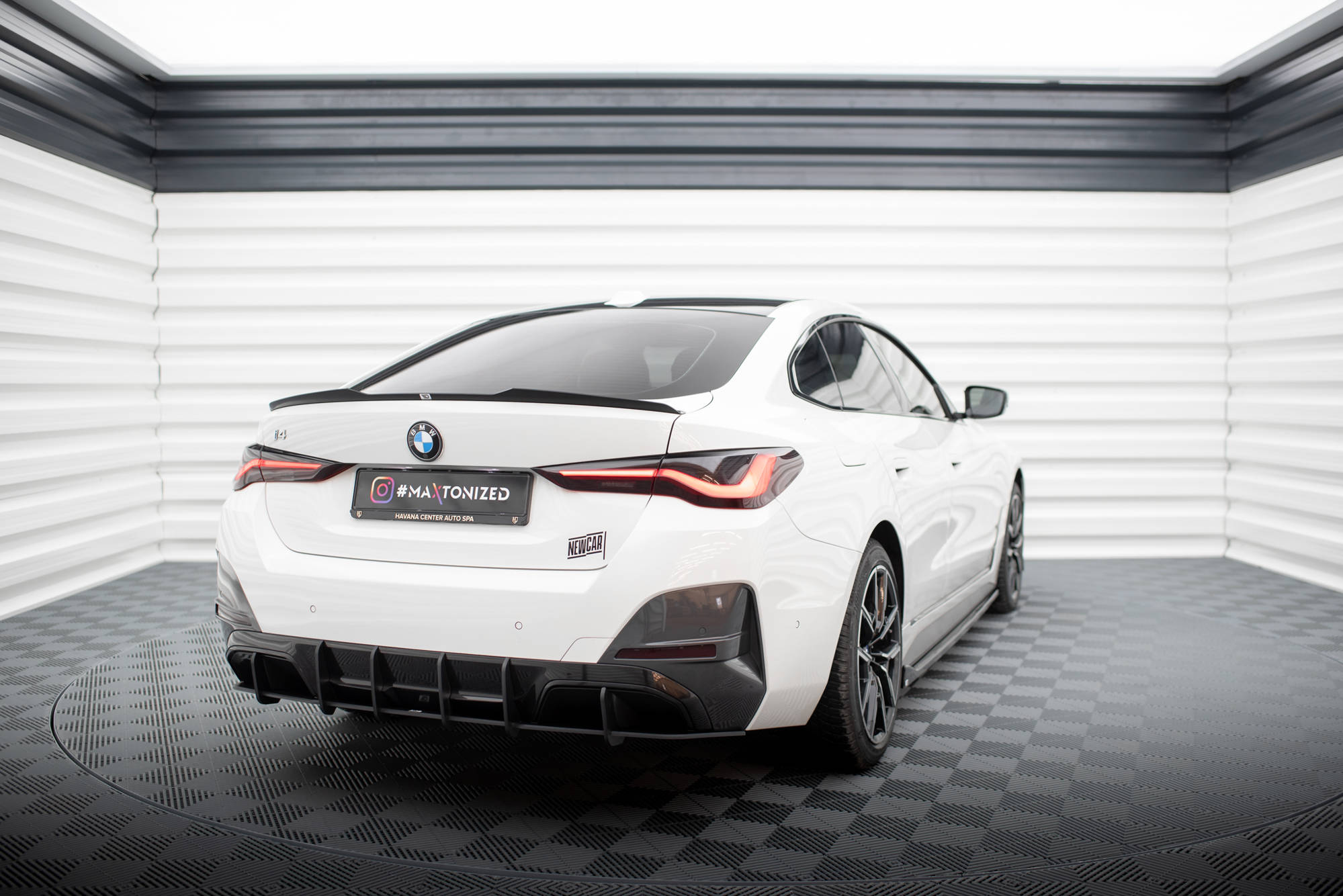 Street Pro Heckschürze Heck Ansatz Diffusor passend für BMW i4 M-Paket G26 rot