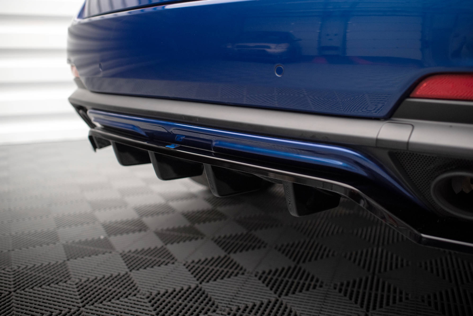 Diffusor Heckansatz passend für Maserati Levante GTS Mk1 schwarz Hochglanz
