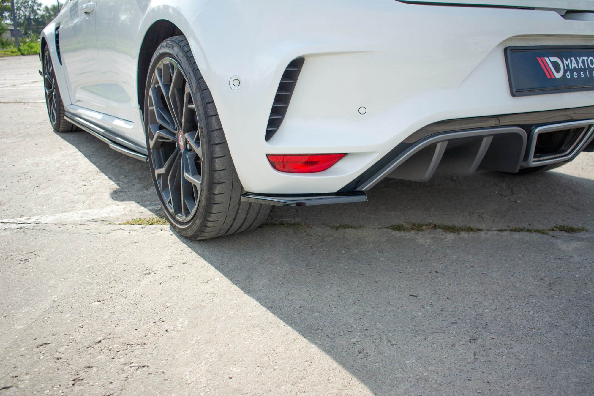 Heck Ansatz Flaps Diffusor für Renault Megane IV RS schwarz Hochglanz