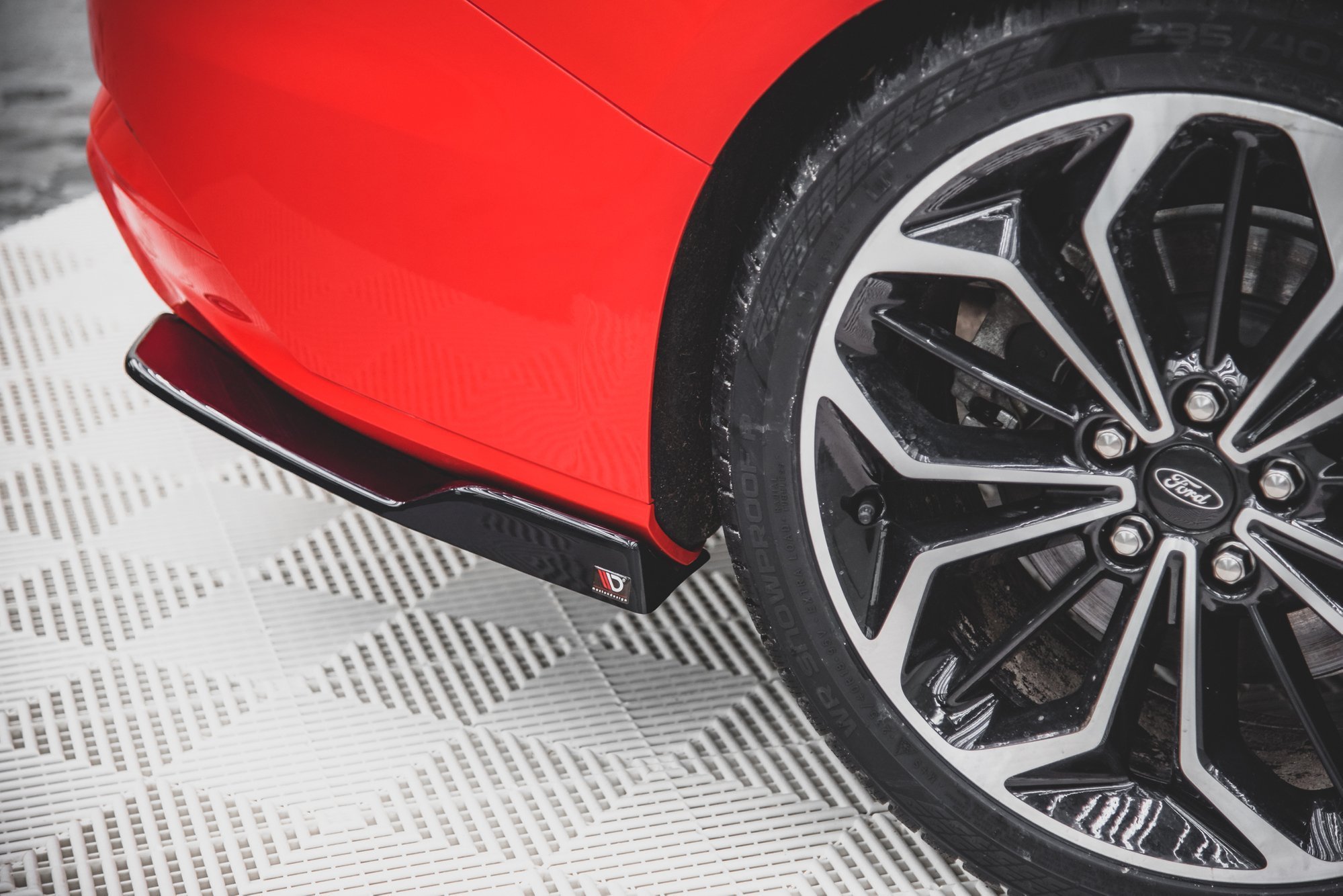 Street+ Heck Ansatz Flaps V.2 passend für Ford Focus ST-Line Kombi Mk4 schwarz Hochglanz
