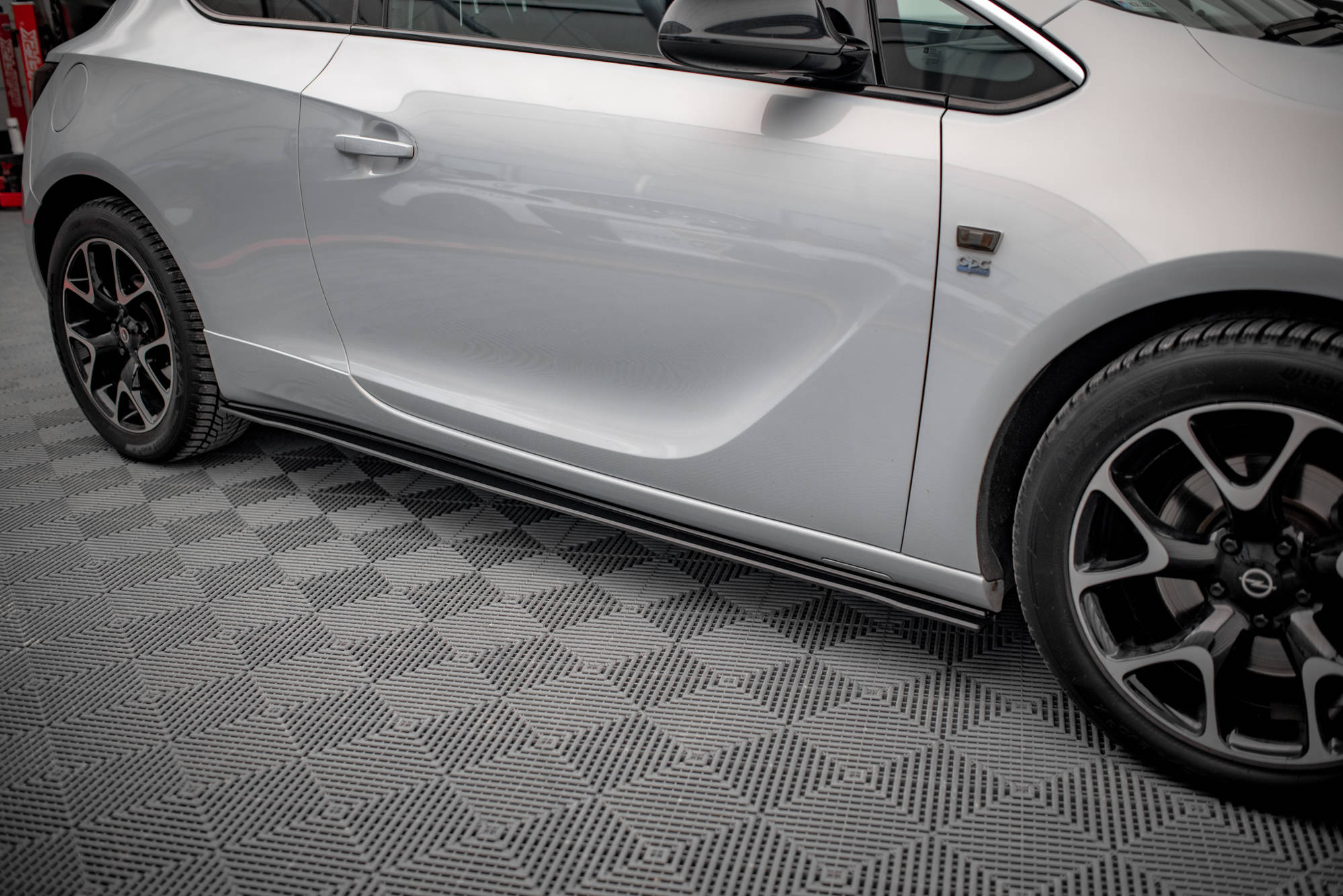 Street Pro Seitenschweller Leisten passend für Opel Astra GTC OPC-Line J rot