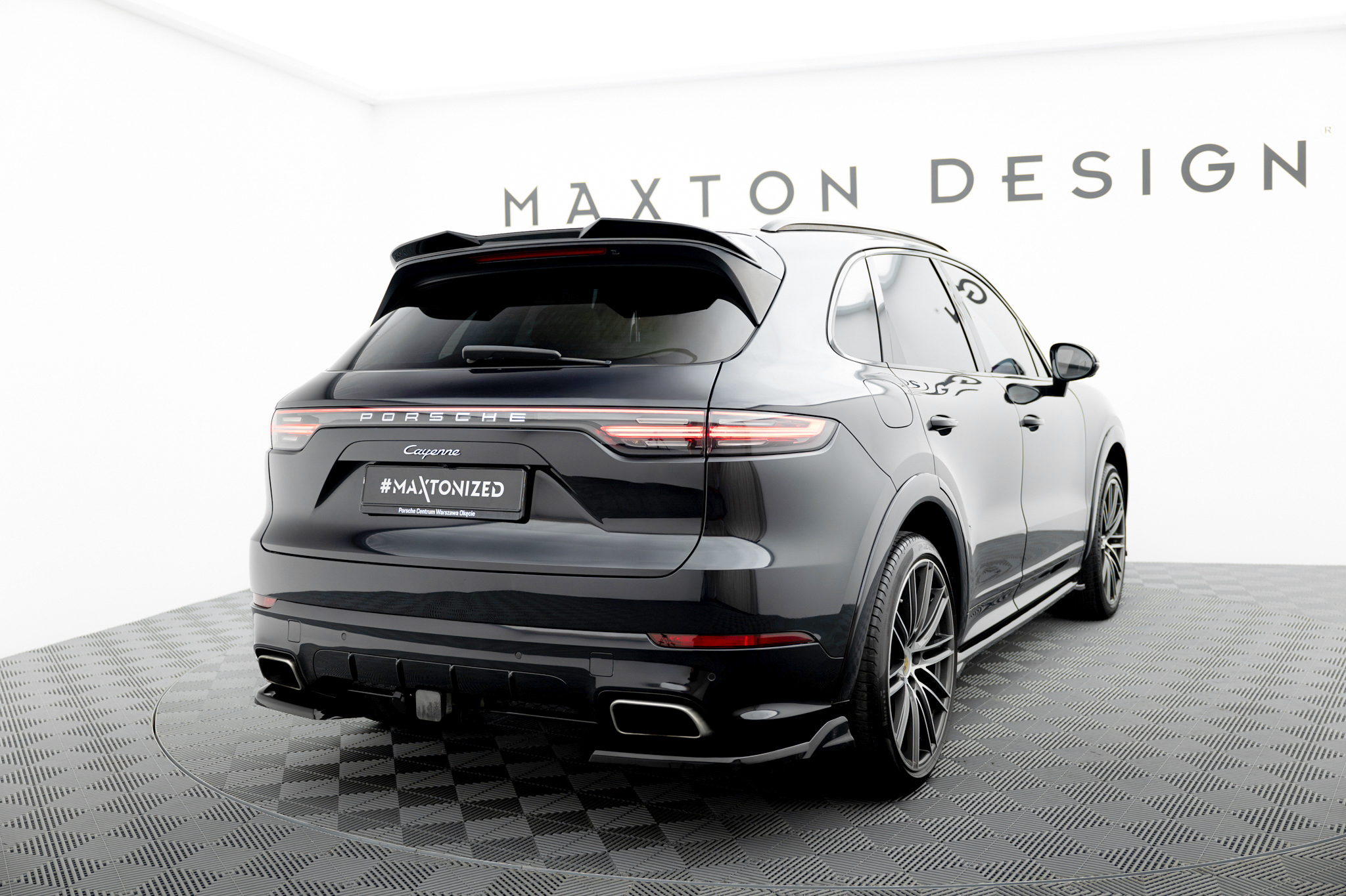 Street+ Heck Ansatz Flaps passend für Porsche Cayenne Sport Design Mk3 schwarz Hochglanz