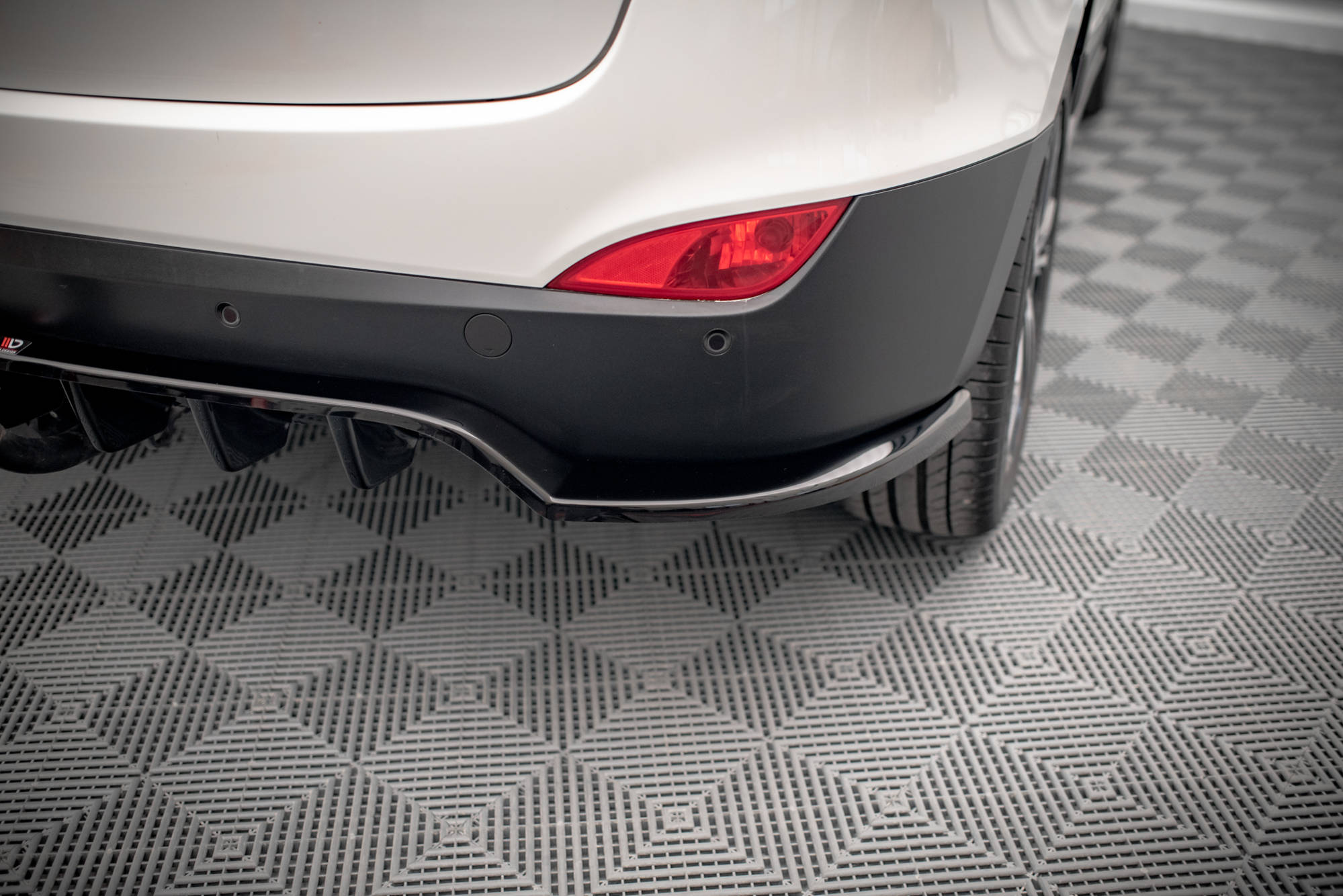 Street+ Mittlerer Diffusor RACE Heck Ansatz passend für Hyundai ix35 Mk1 schwarz Hochglanz