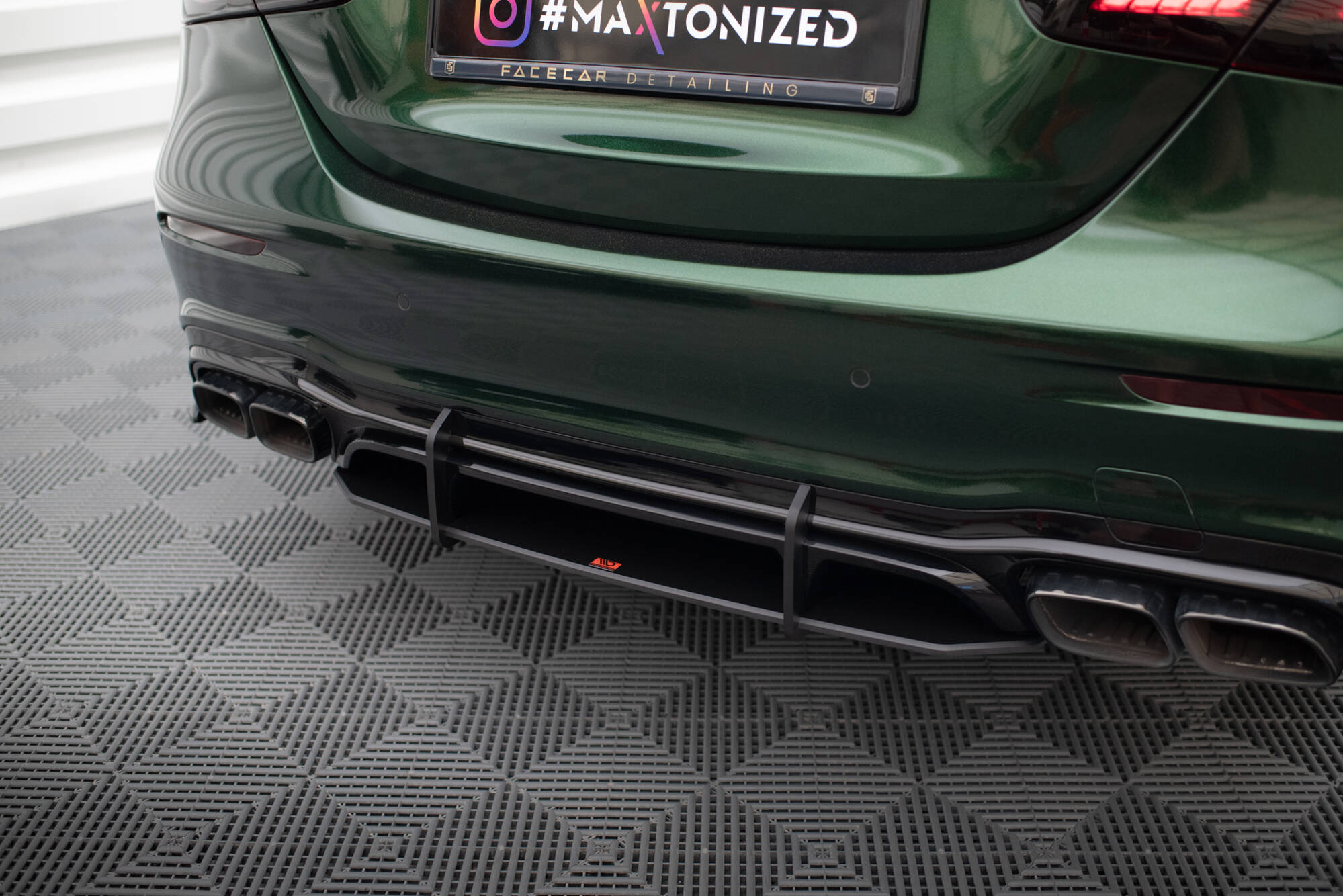Street Pro Heckschürze Heck Ansatz Diffusor passend für Mercedes-AMG E63 W213 FL schwarz-rot