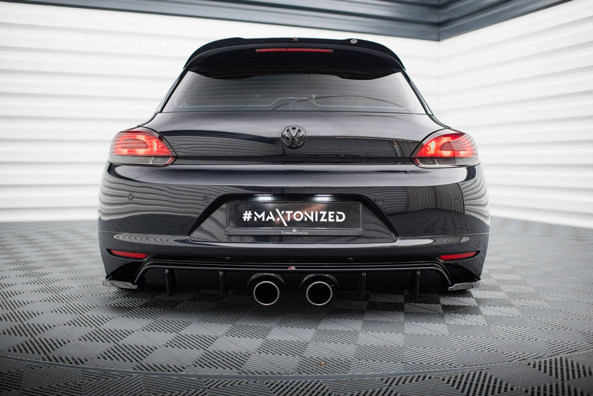 Street+ Heck Ansatz Diffusor V.2 passend für VW Scirocco Mk3 R32 Auspuff schwarz Hochglanz