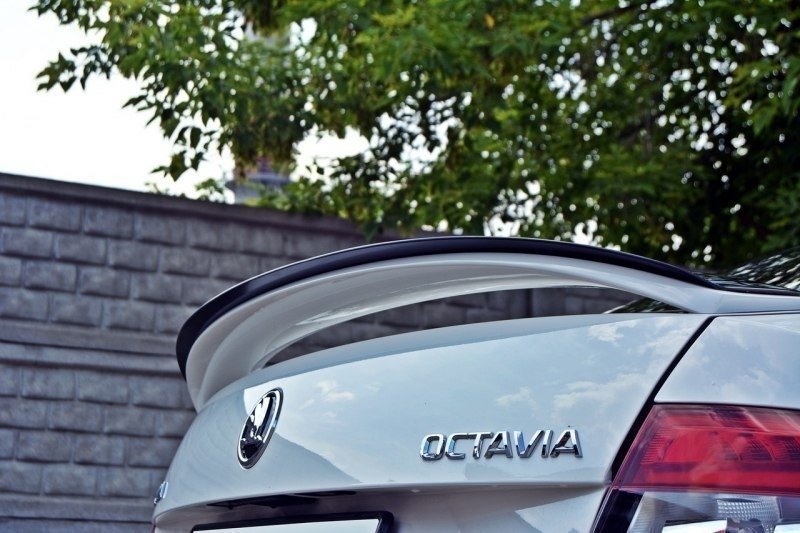 Spoiler CAP für SKODA OCTAVIA III RS PREFACE/FACELIFT Carbon Look