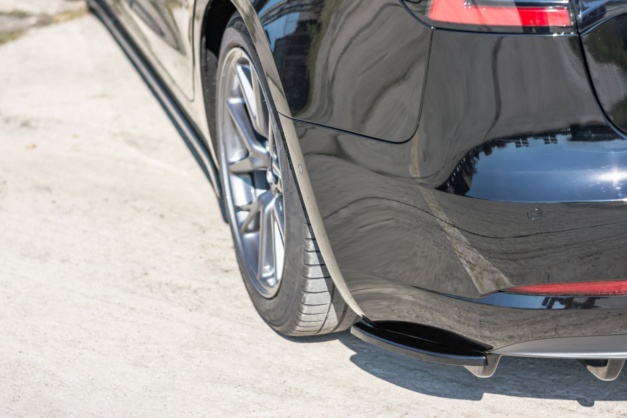 Diffusor Flaps passend für Tesla Model 3 Carbon Look