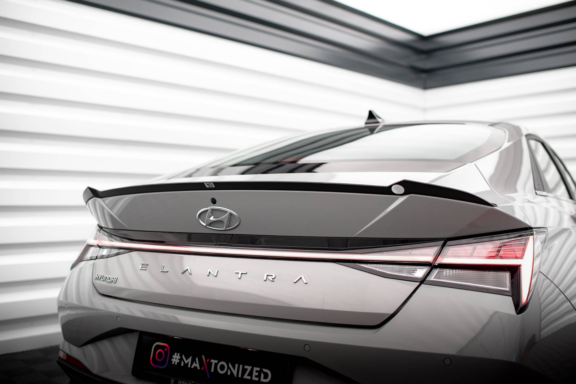 Heck Spoiler Aufsatz Abrisskante passend für Hyundai Elantra Mk7 schwarz Hochglanz