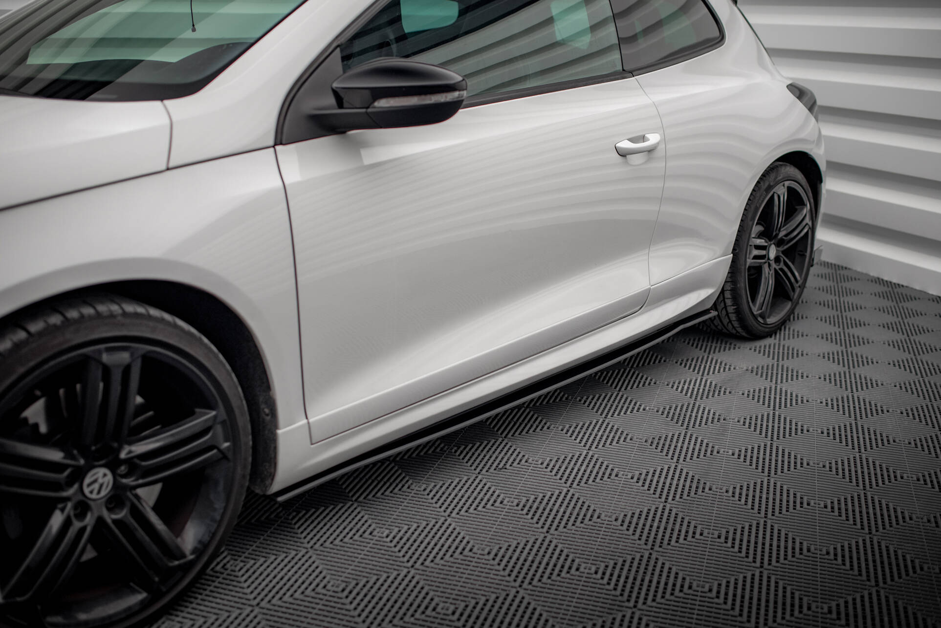 Street Pro Seitenschweller Leisten passend für VW Scirocco R Mk3 rot