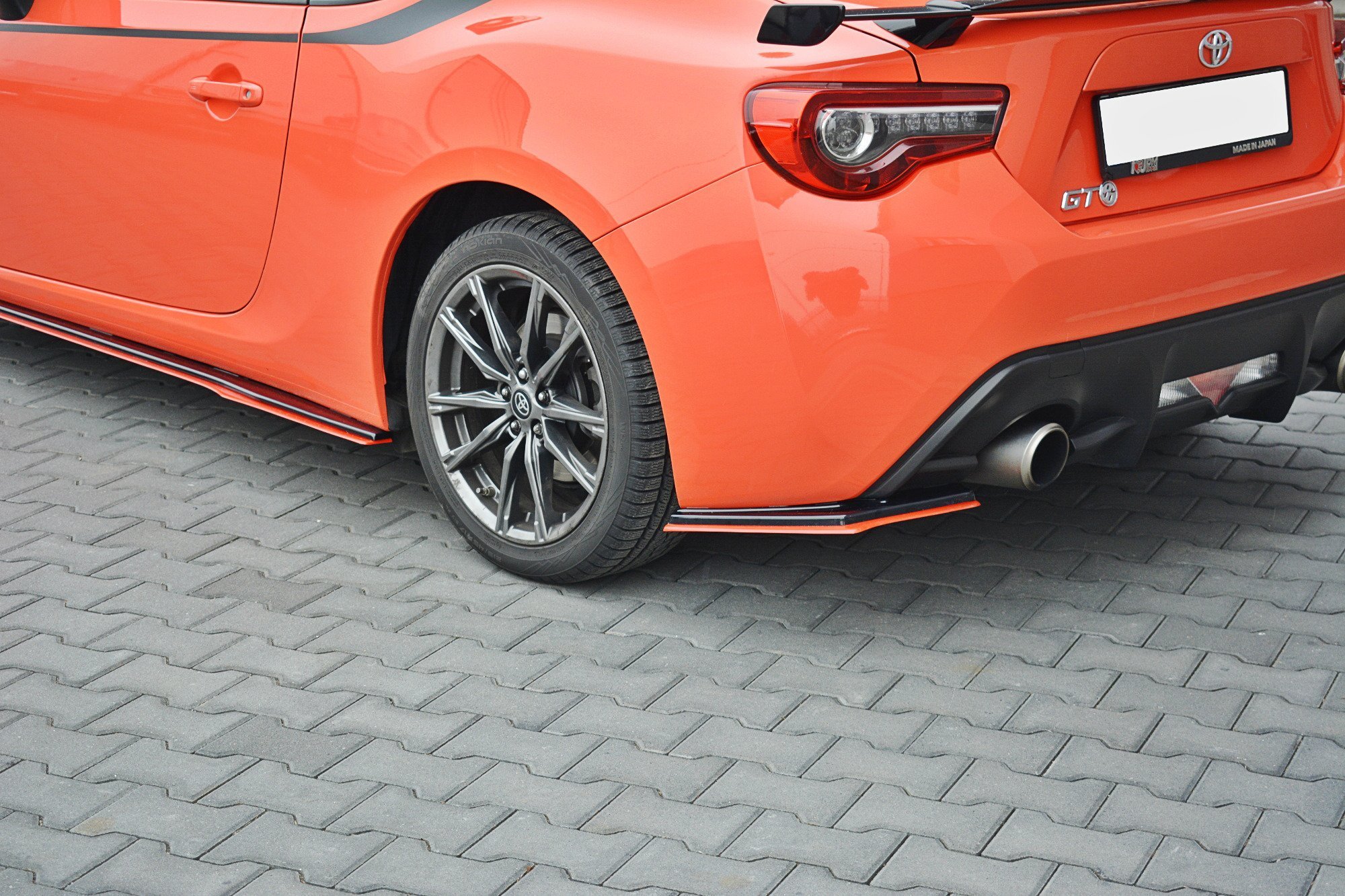 Heck Ansatz Flaps Diffusor V.2 für Toyota GT86 Facelift schwarz Hochglanz
