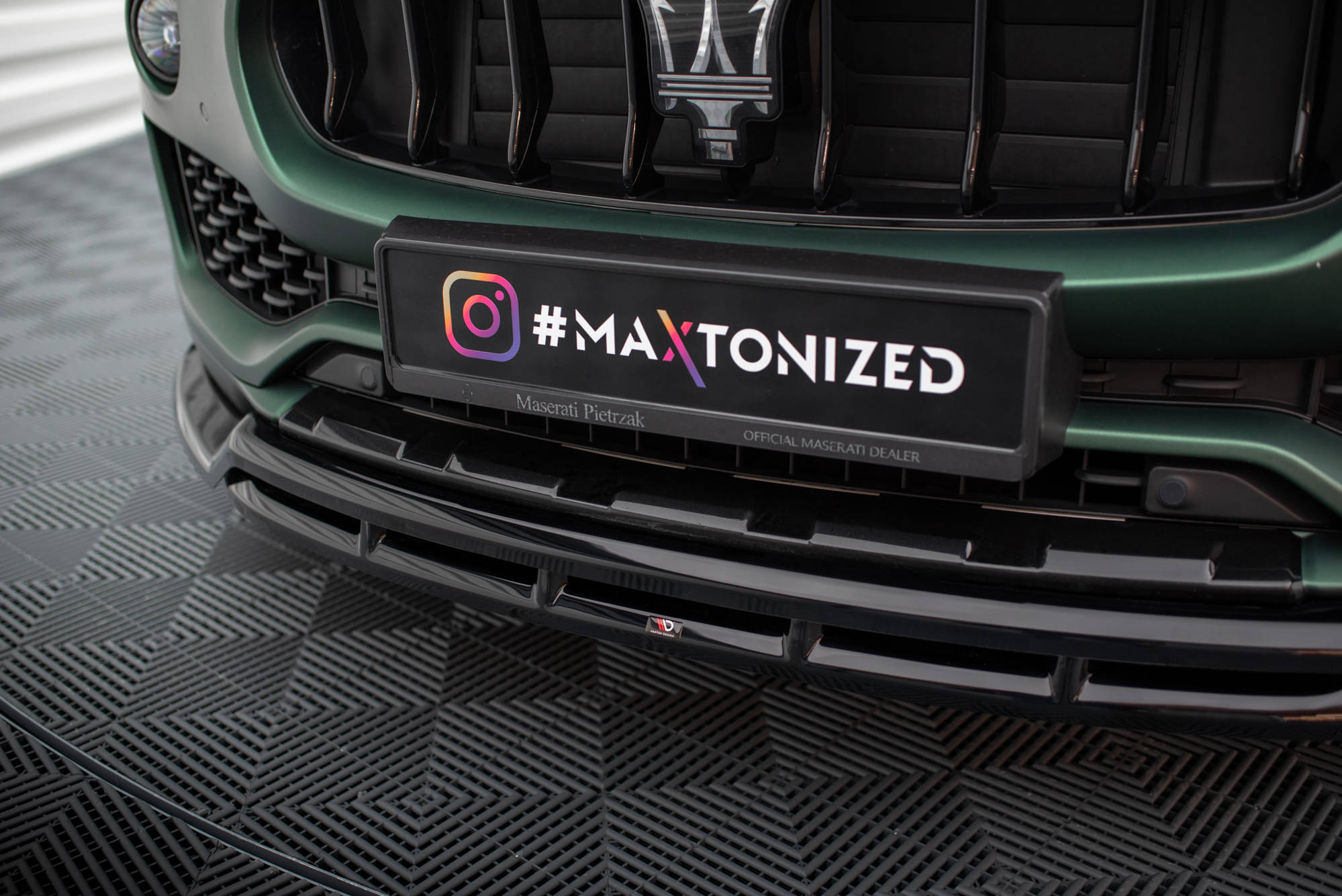 Frontlippe V.2 passend für Maserati Levante Mk1 schwarz Hochglanz
