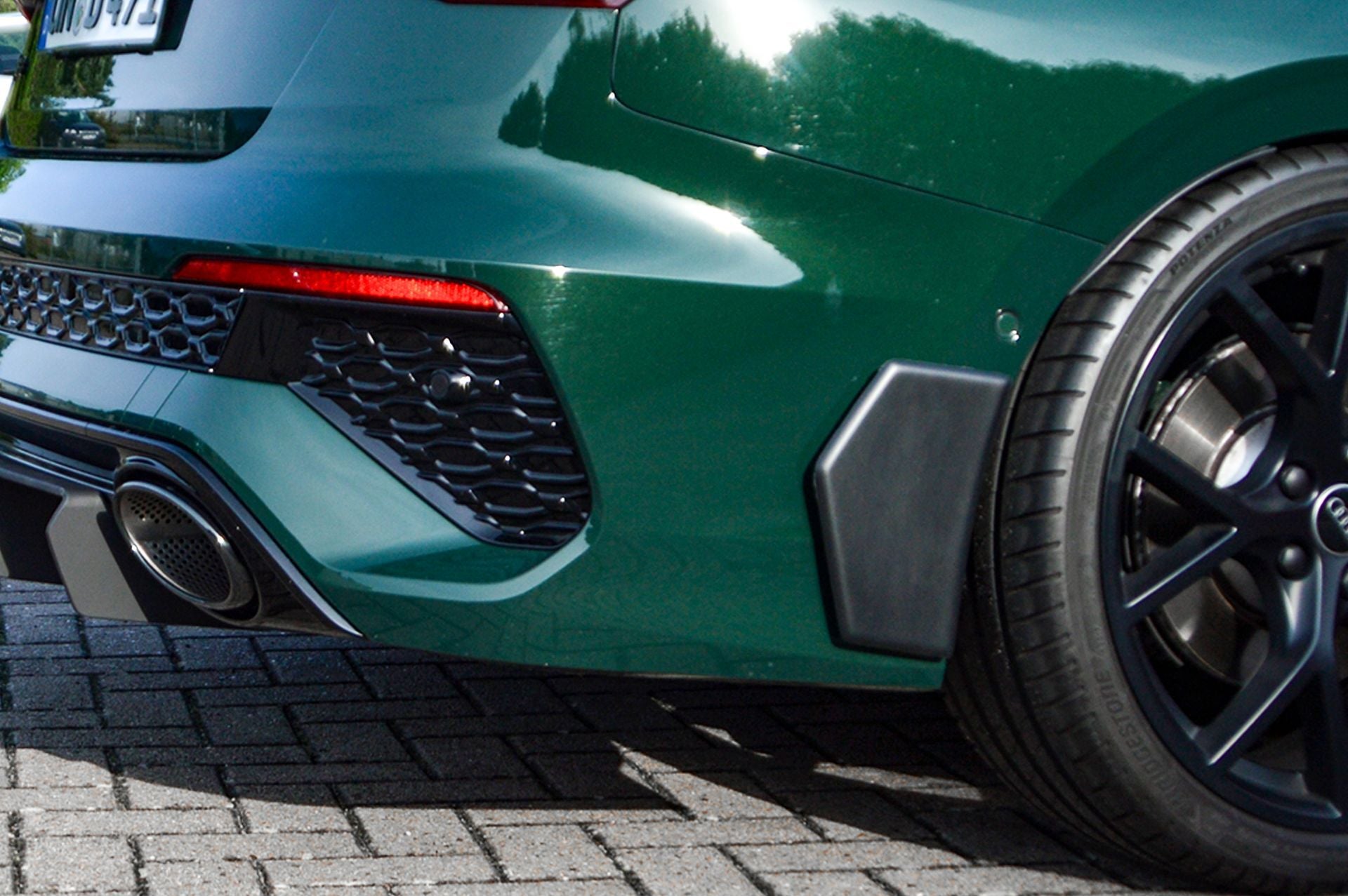 Hintere Seiten Flaps Flicks Satz aus ABS Kunststoff für Audi RS3 8Y Limousine (Schwarz Matt)