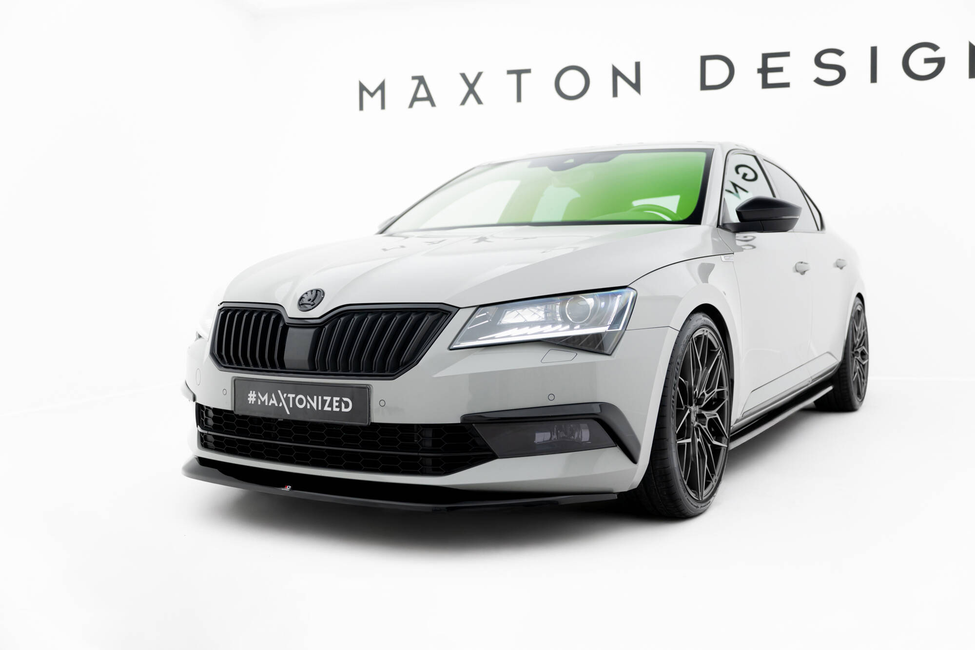 Street+ Spoilerlippe Front Ansatz V.1 passend für Skoda Superb Liftback / Combi Mk3 schwarz Hochglanz
