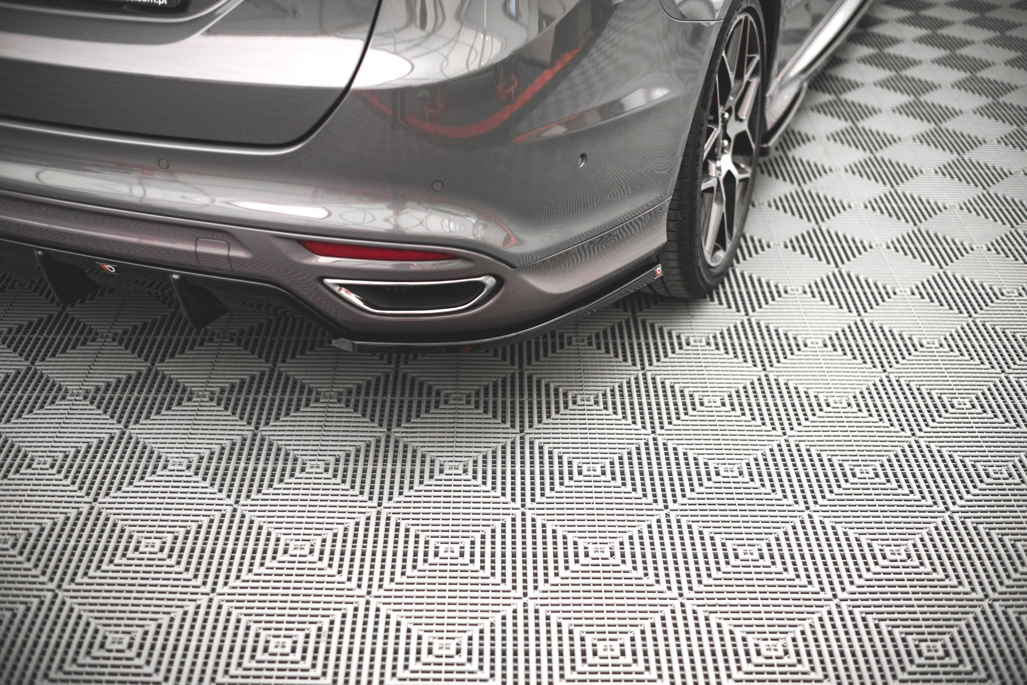 Street+ Heck Ansatz Flaps V.2 passend für Ford Mondeo ST-Line Mk5 FL schwarz Hochglanz