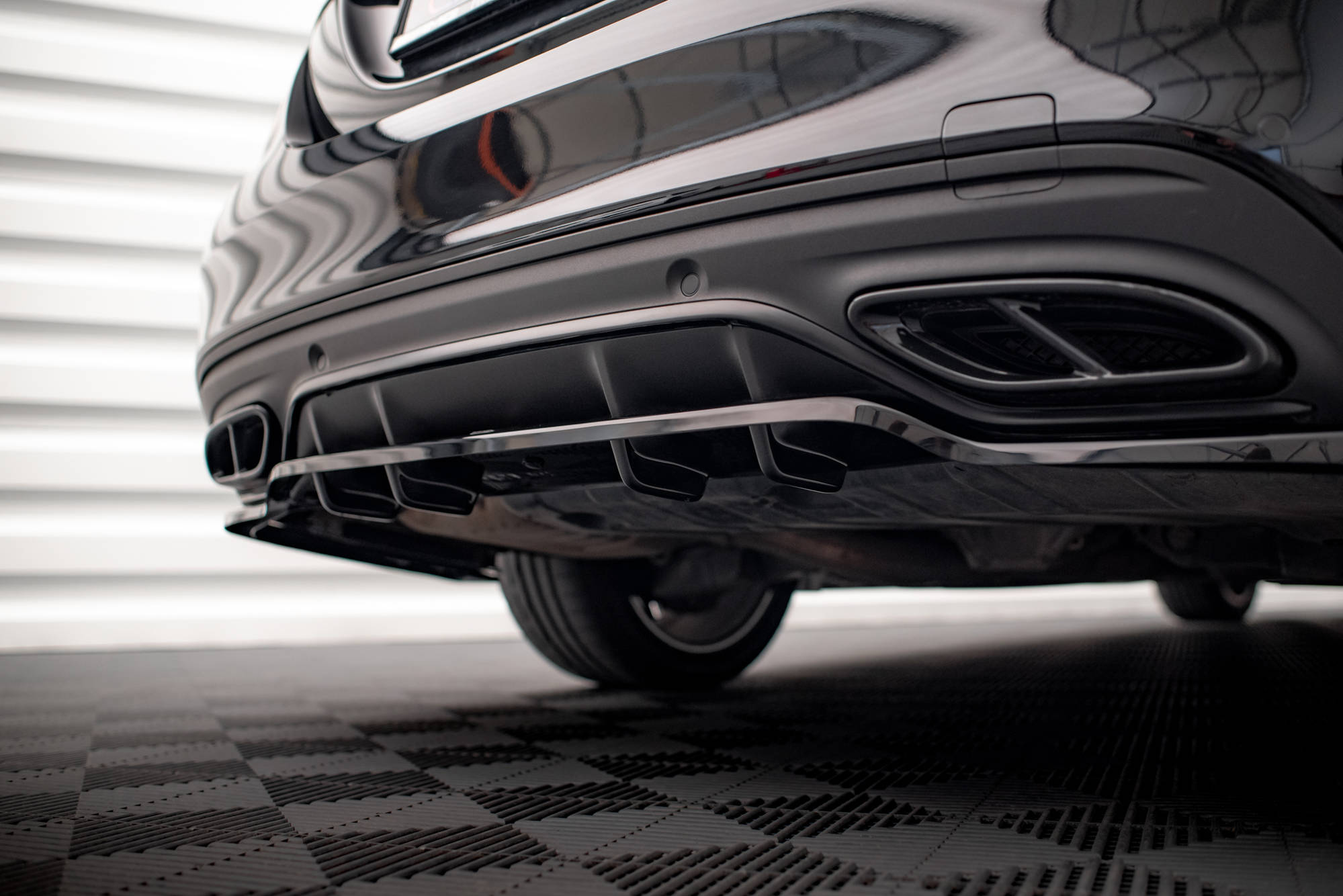 Street+ Mittlerer Diffusor RACE Heck Ansatz passend für Mercedes C AMG-Line W205 FL schwarz Hochglanz
